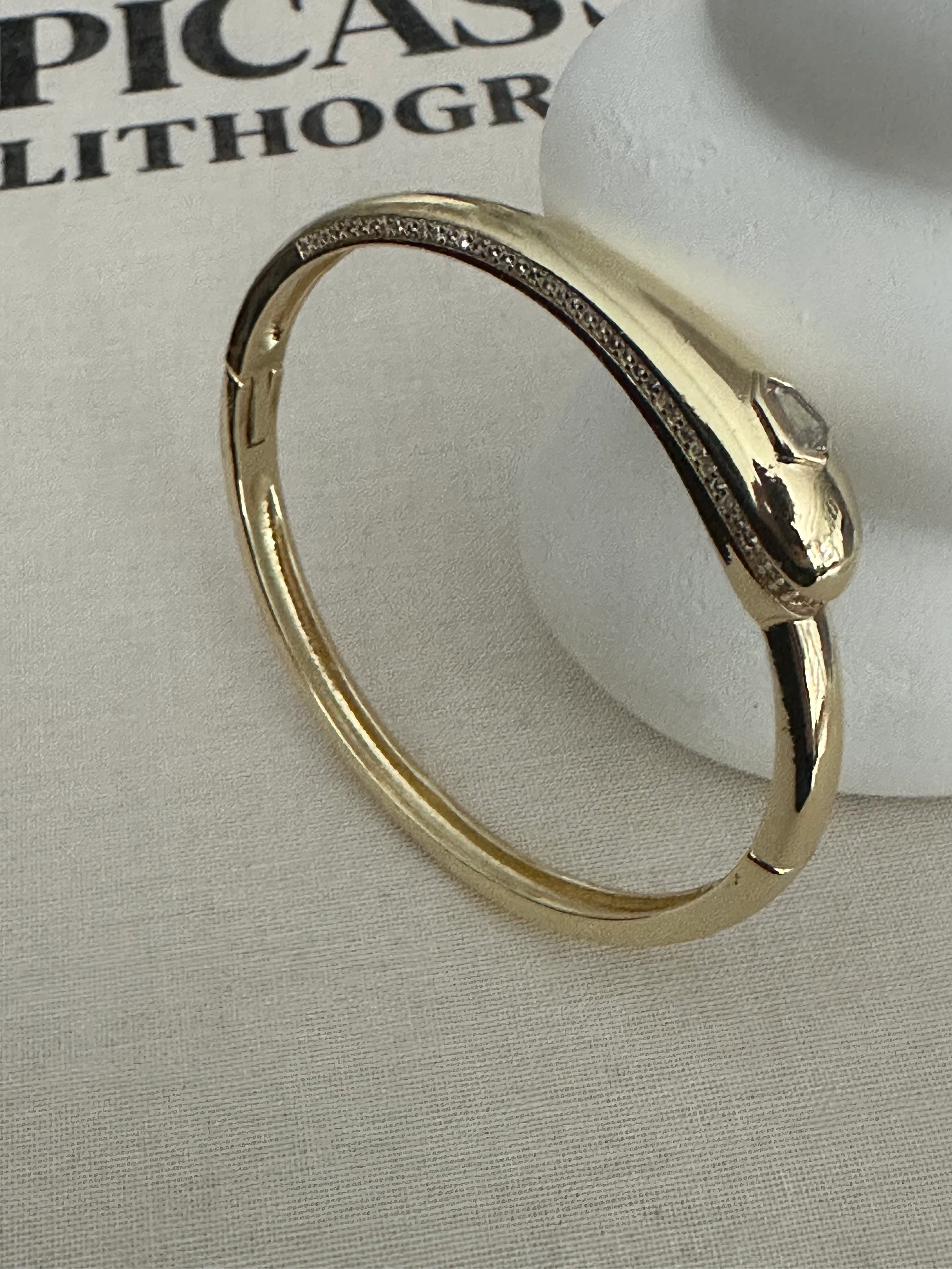 Bombeli Taşlı Kelepçe