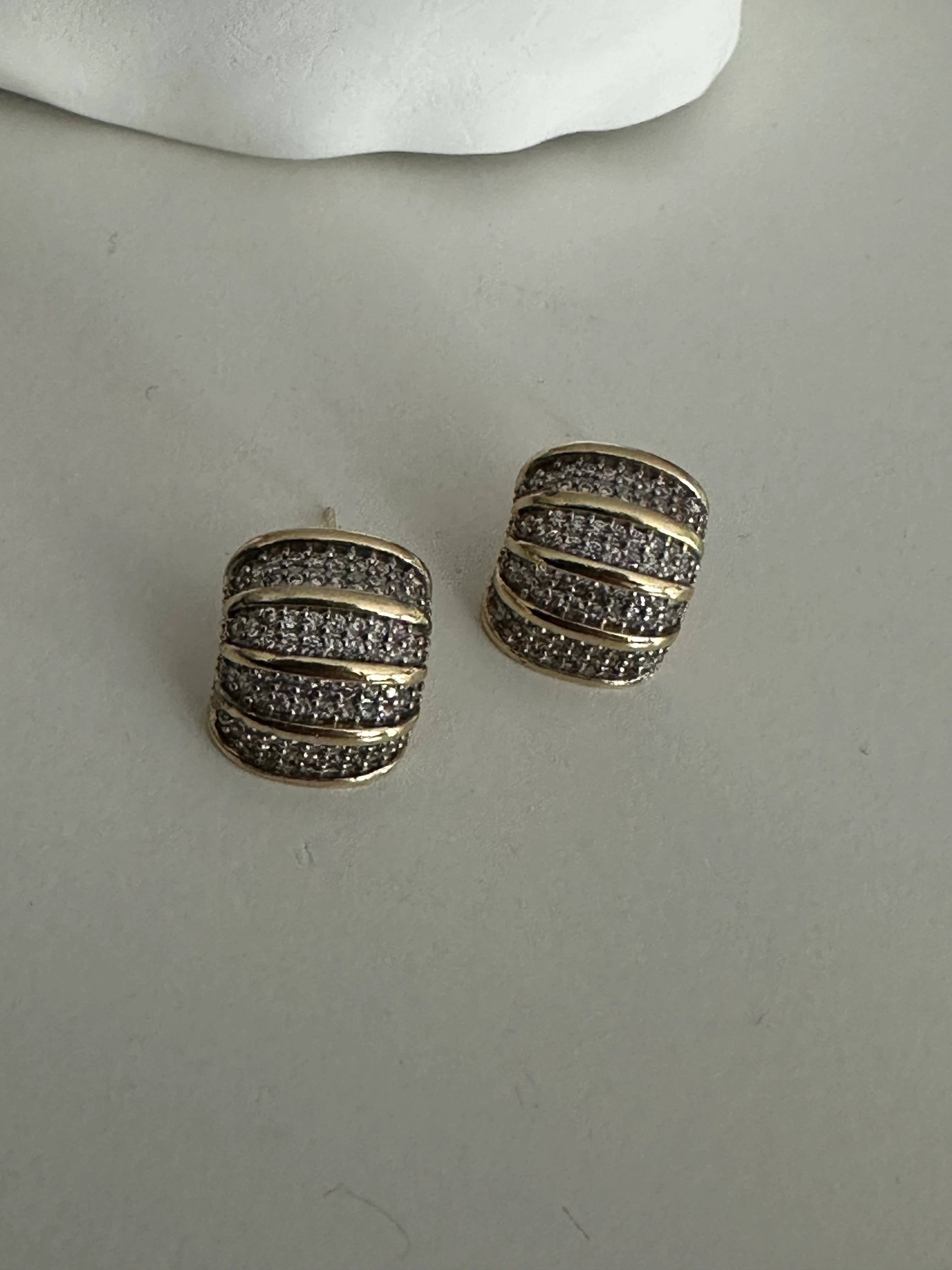 Çelik Yarım Halka Küpe