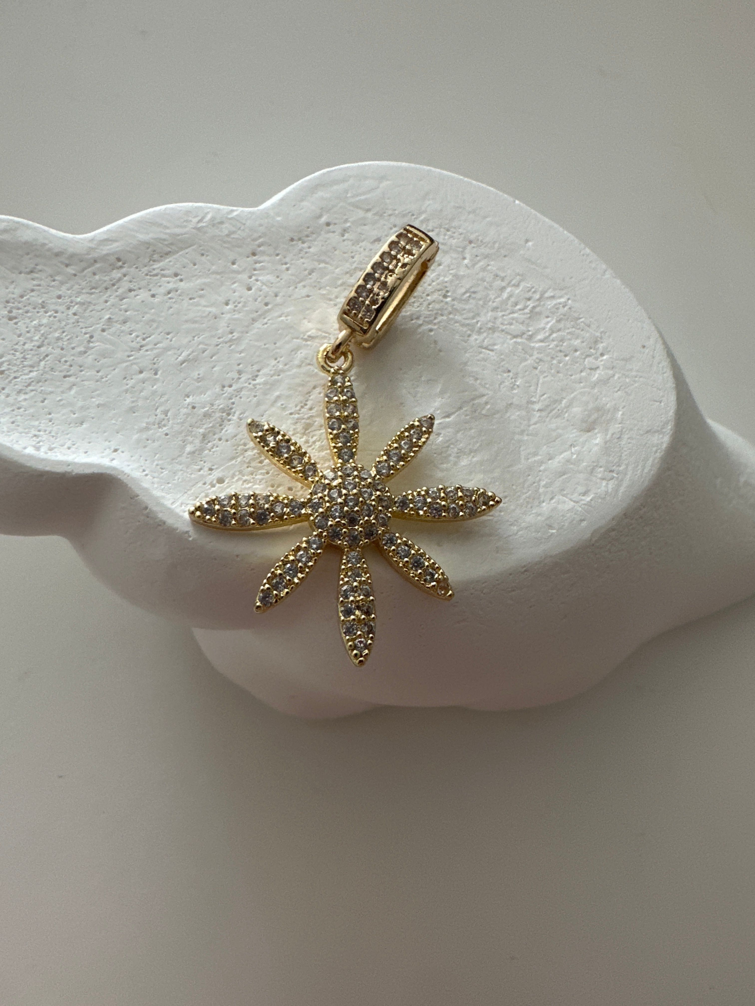Çiçek Charm