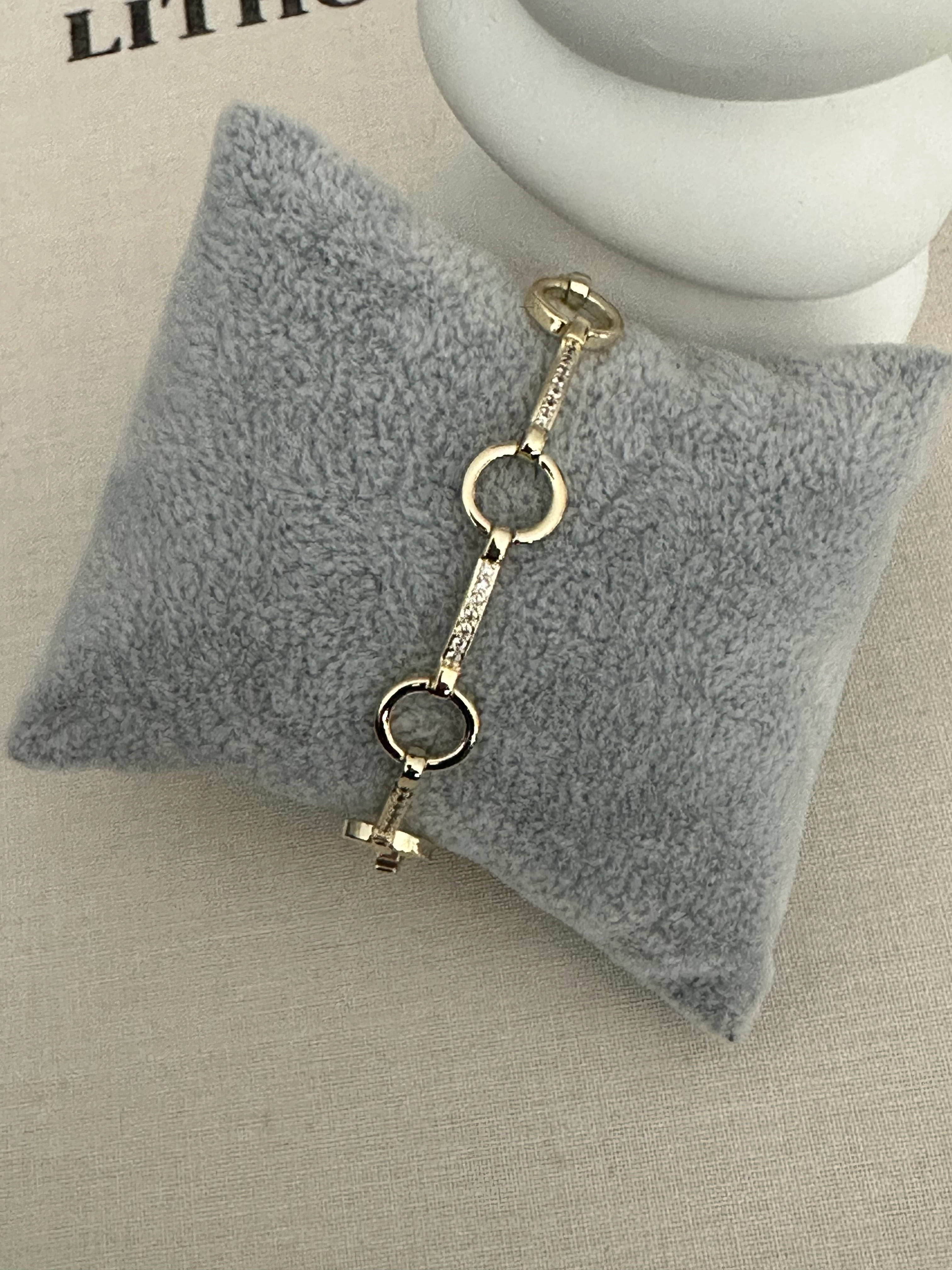 Taşlı Halka Bileklik