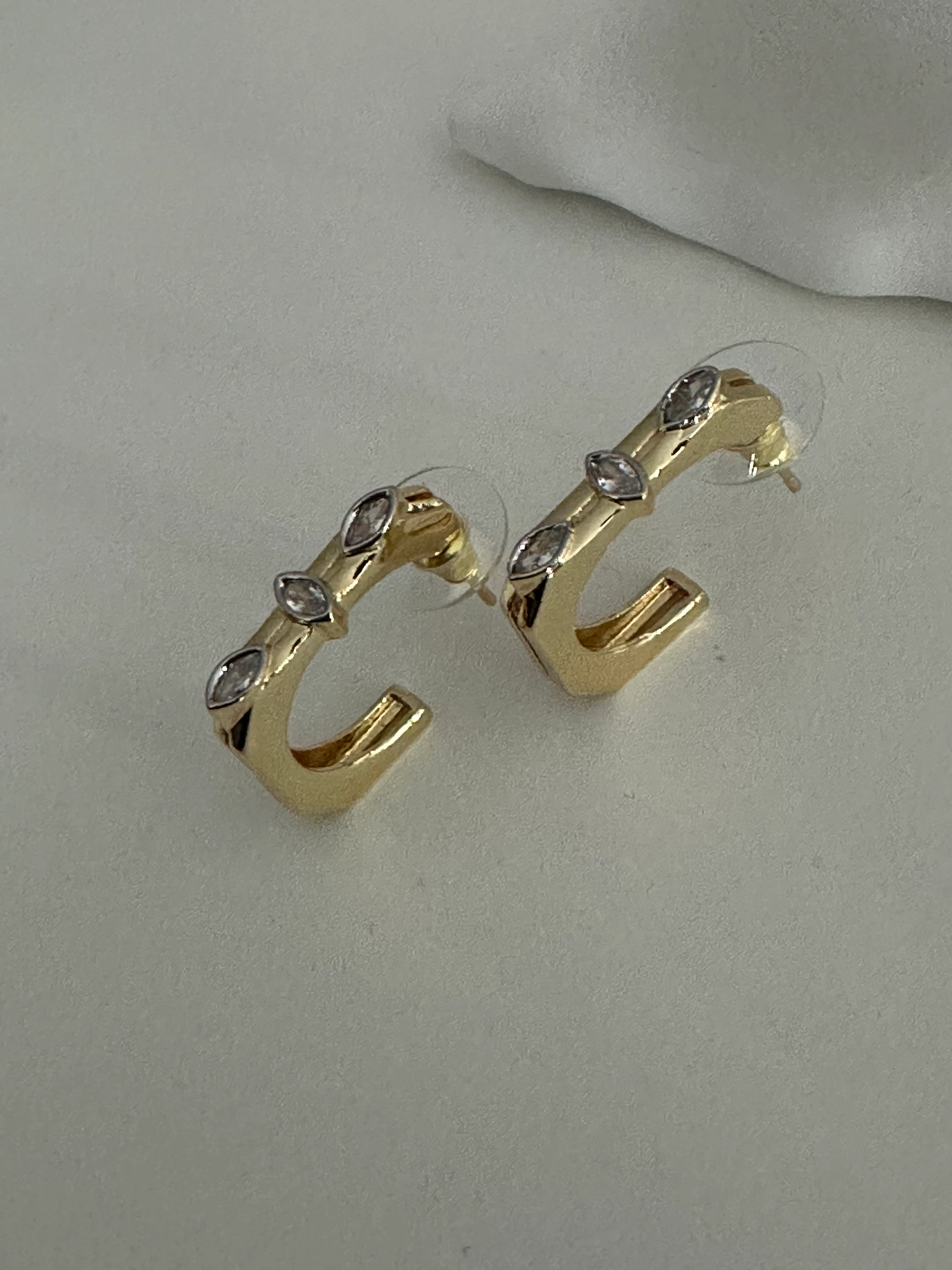 Damla Taşlı Dörtgen Küpe