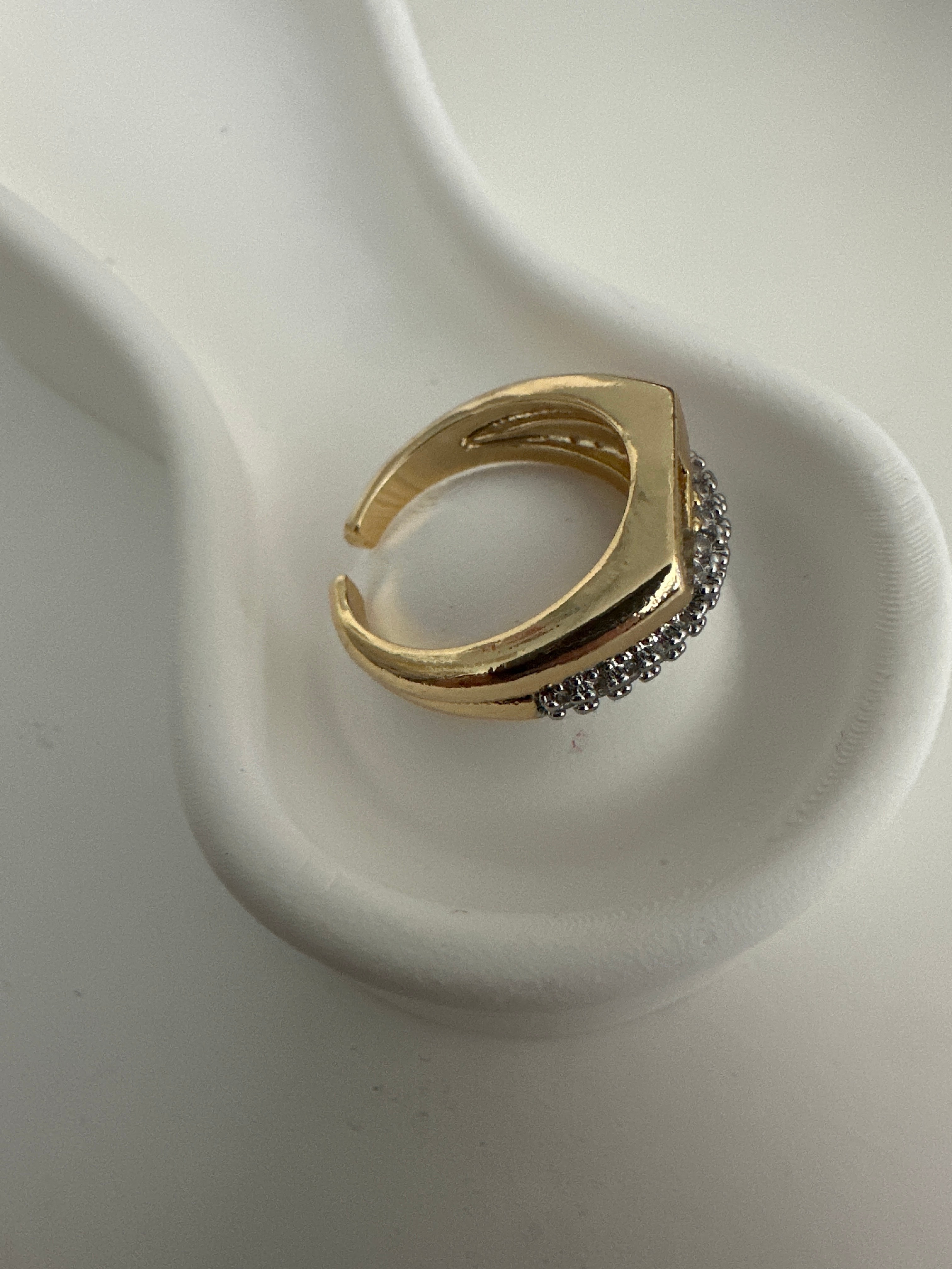 Baget Taşlı Yüzük