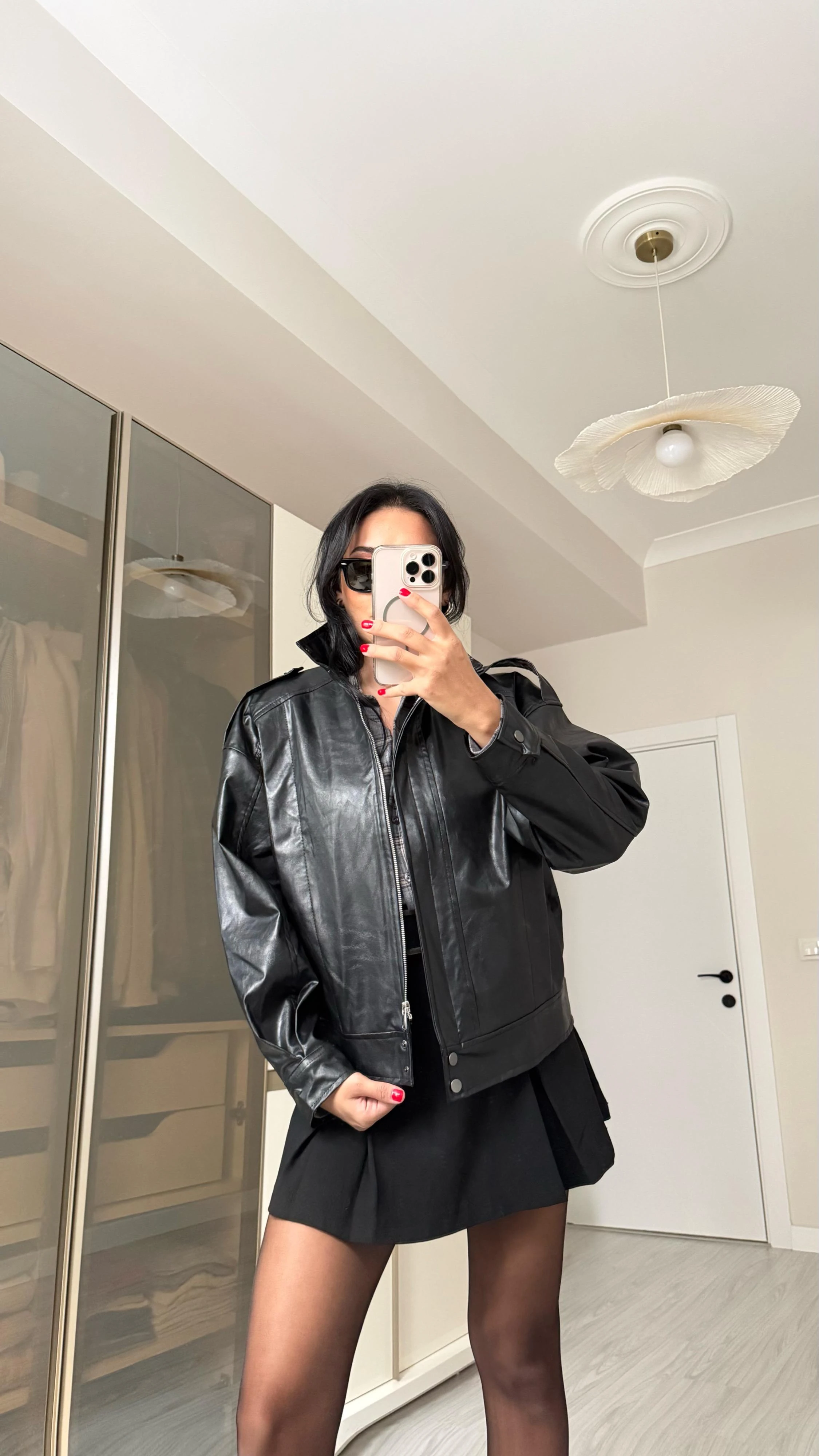 Dik Yaka Astarlı Deri Ceket