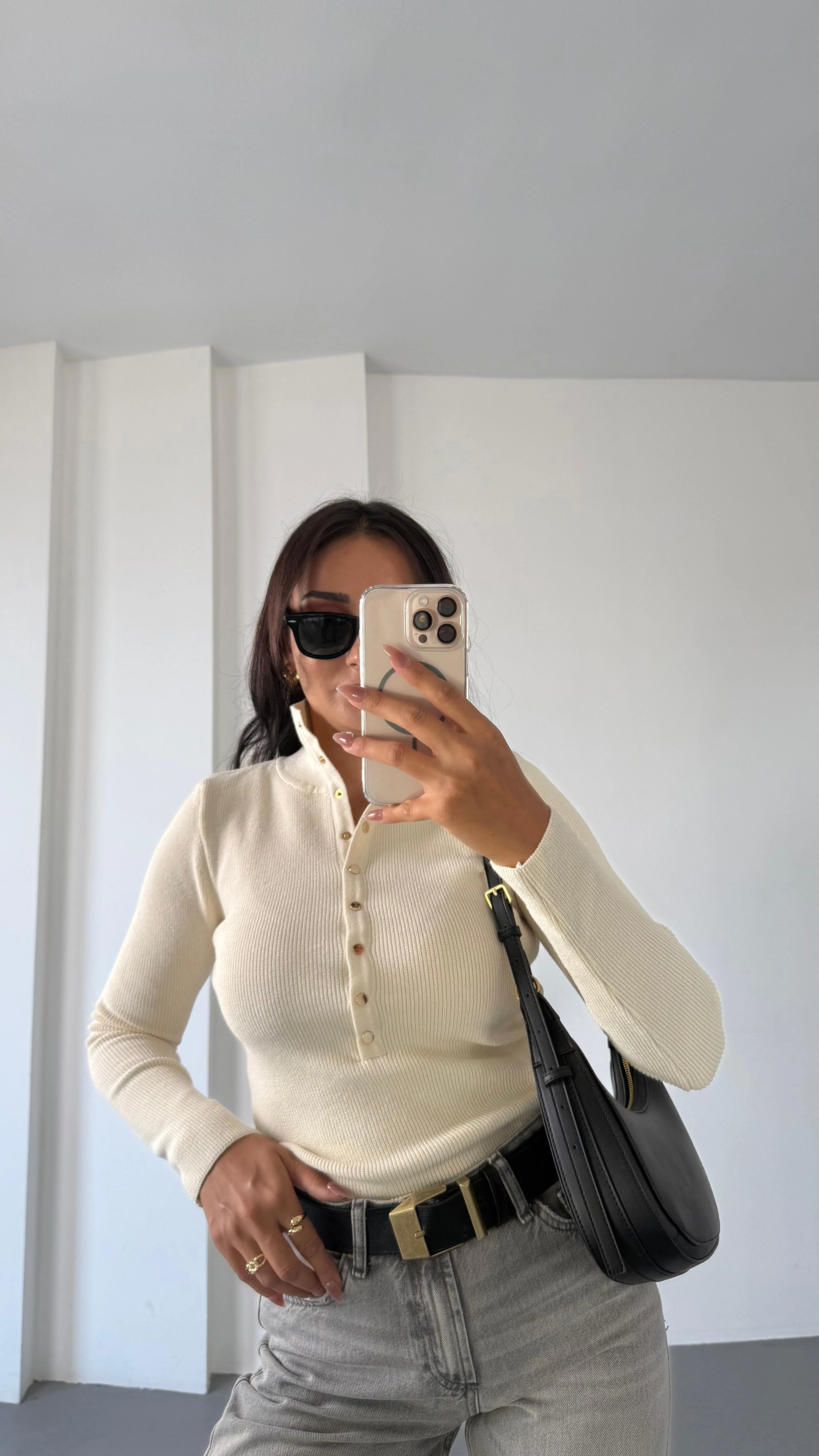 Dik Yaka Çıtçıtlı Triko Kazak