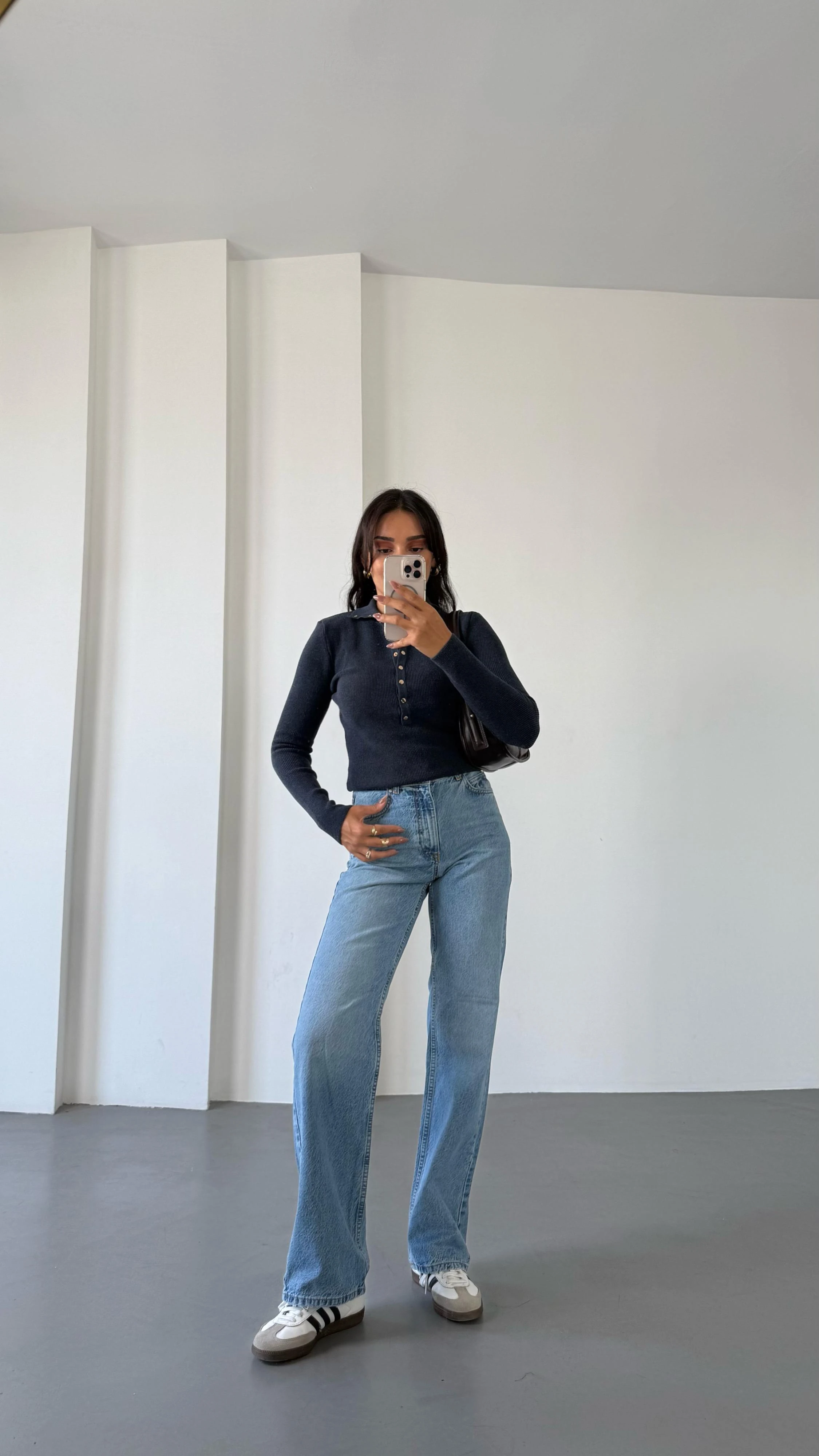 Dik Yaka Çıtçıtlı Triko Kazak