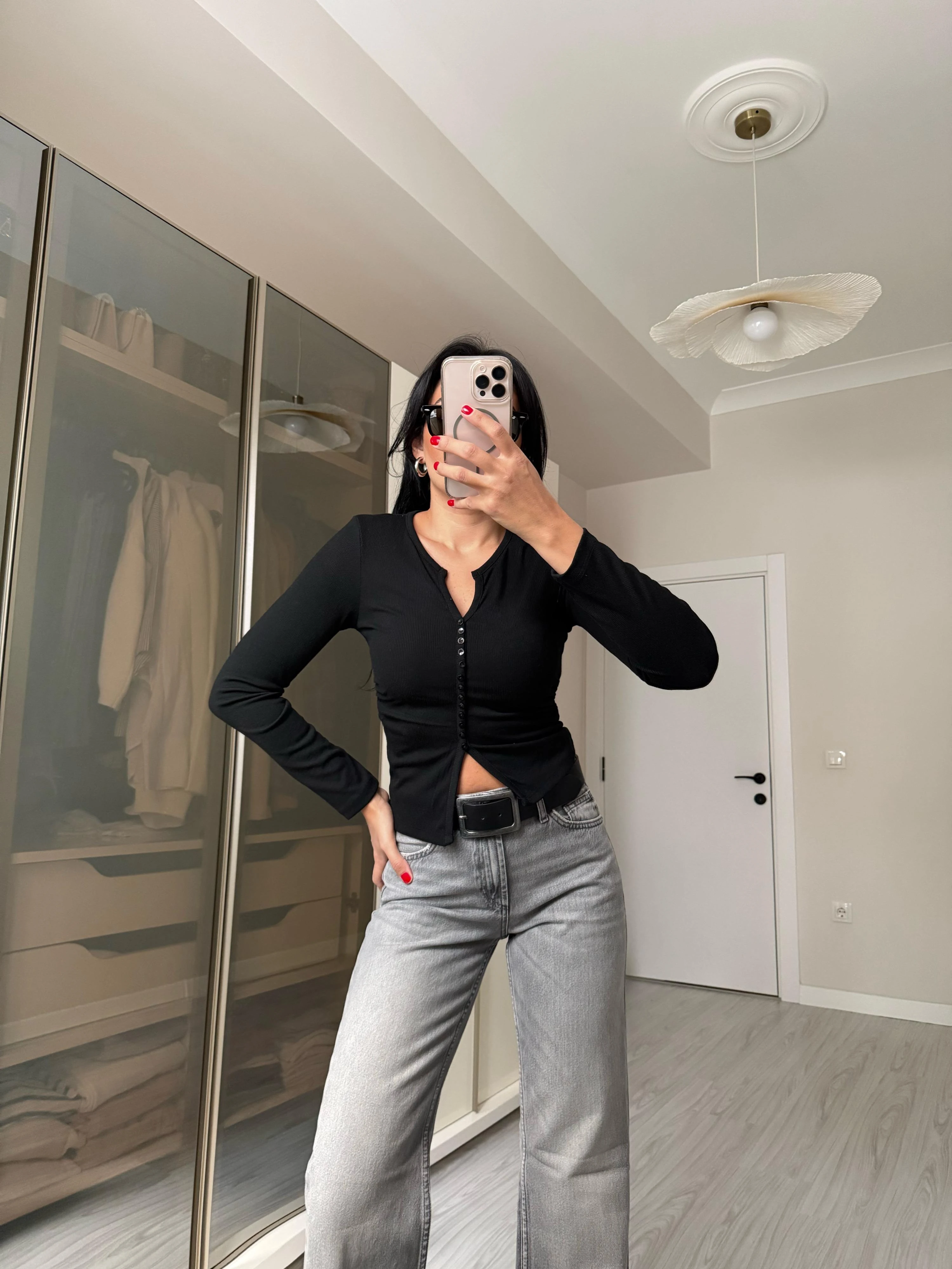 Düğme Detaylı Büzgülü Top