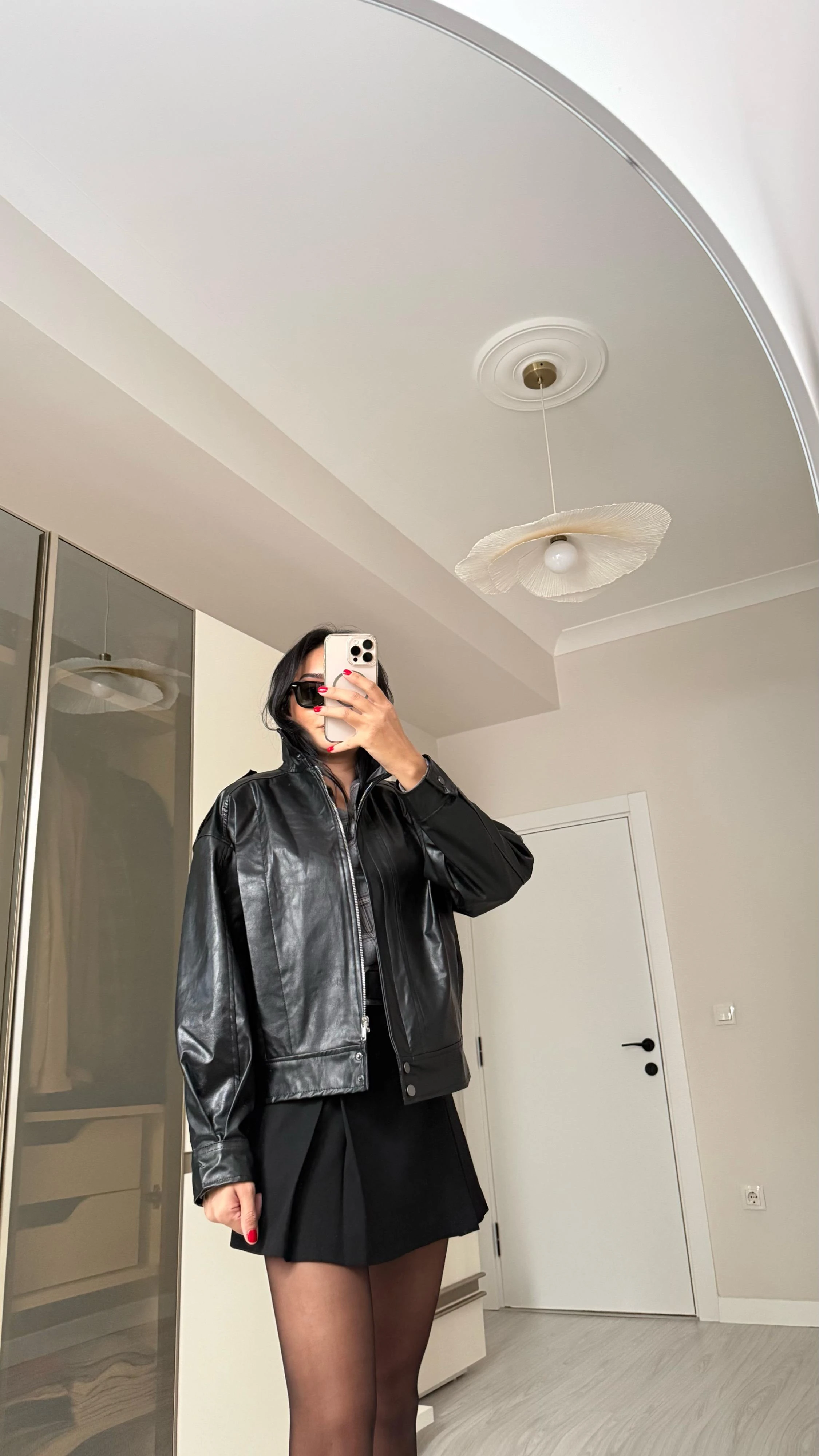 Dik Yaka Astarlı Deri Ceket