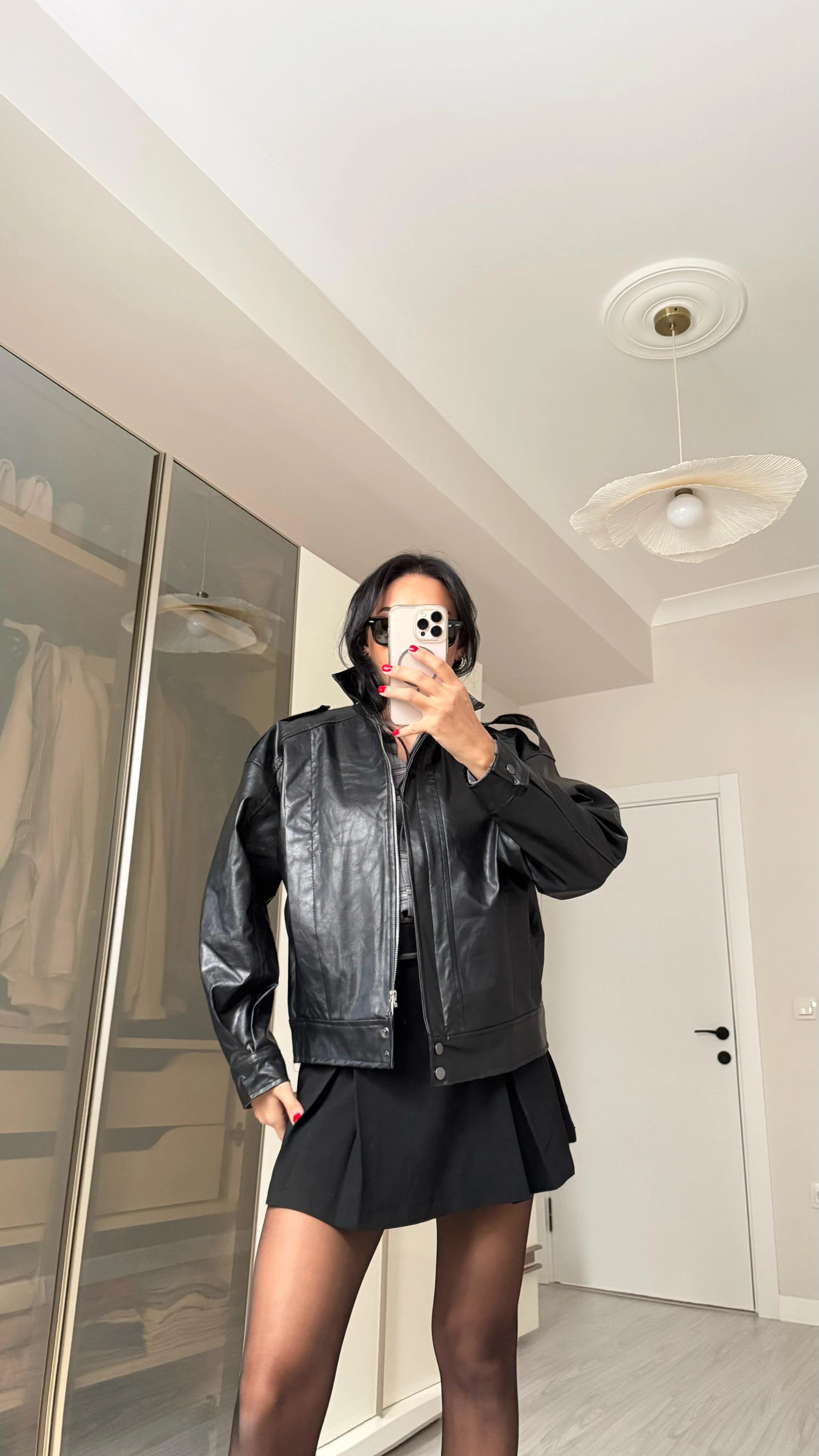 Dik Yaka Astarlı Deri Ceket