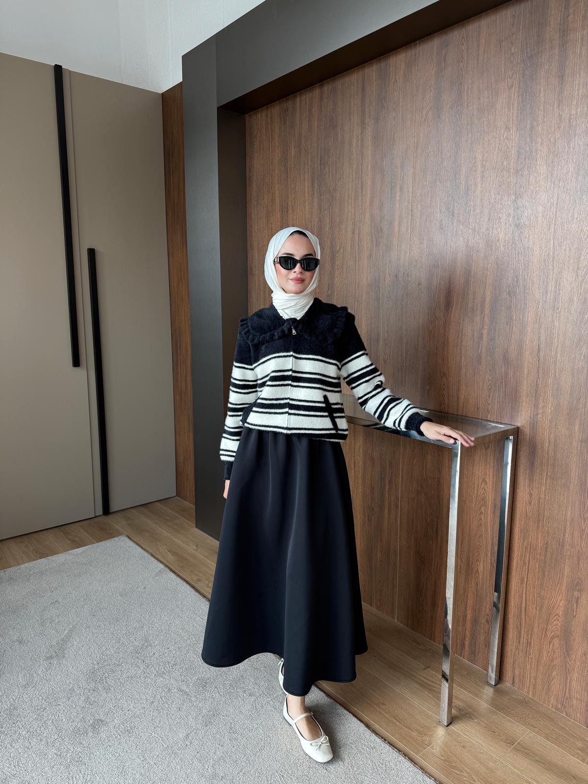 FERMUARLI TRİKO HIRKA  - SİYAH BEYAZ