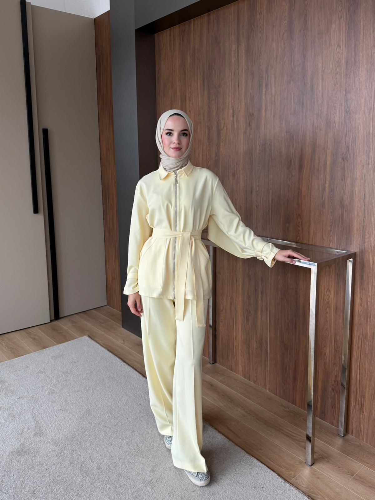 PELERİN DETAYLI OXXO TAKIM - Sarı