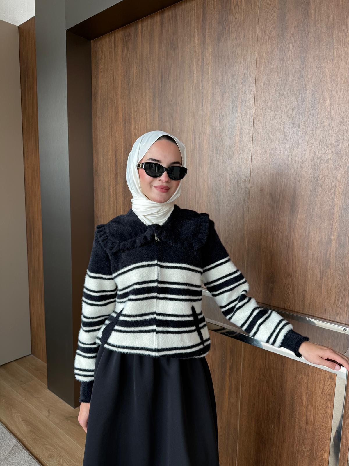 FERMUARLI TRİKO HIRKA  - SİYAH BEYAZ