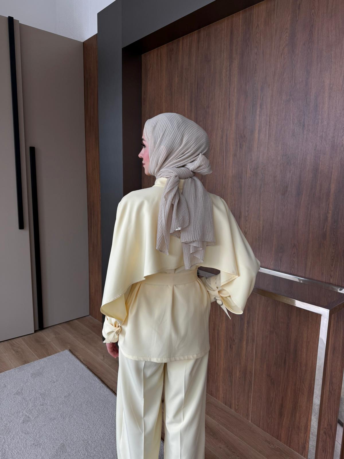 PELERİN DETAYLI OXXO TAKIM - Sarı