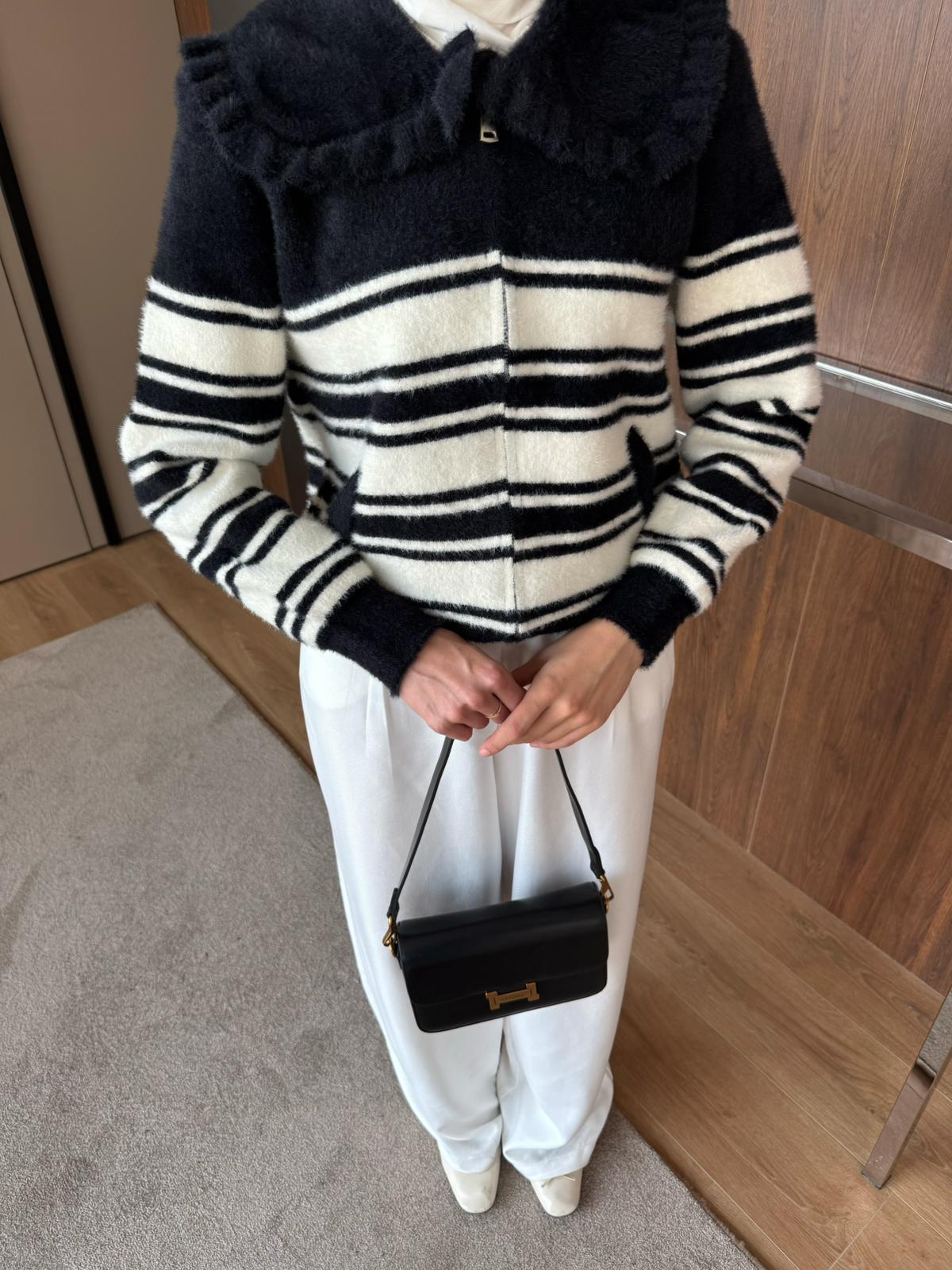 FERMUARLI TRİKO HIRKA  - SİYAH BEYAZ