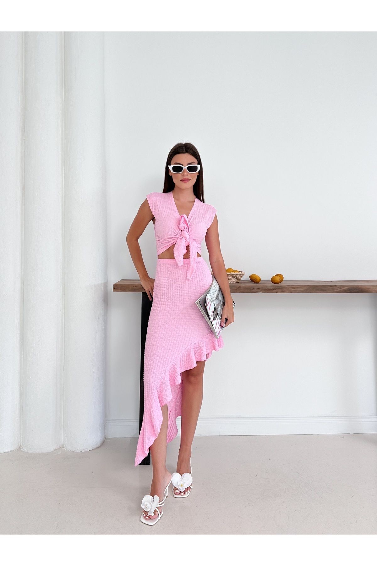 Kadın Ön Bağlama Detay Crop ve Fırfırlı Etek İkili Takım - Pembe