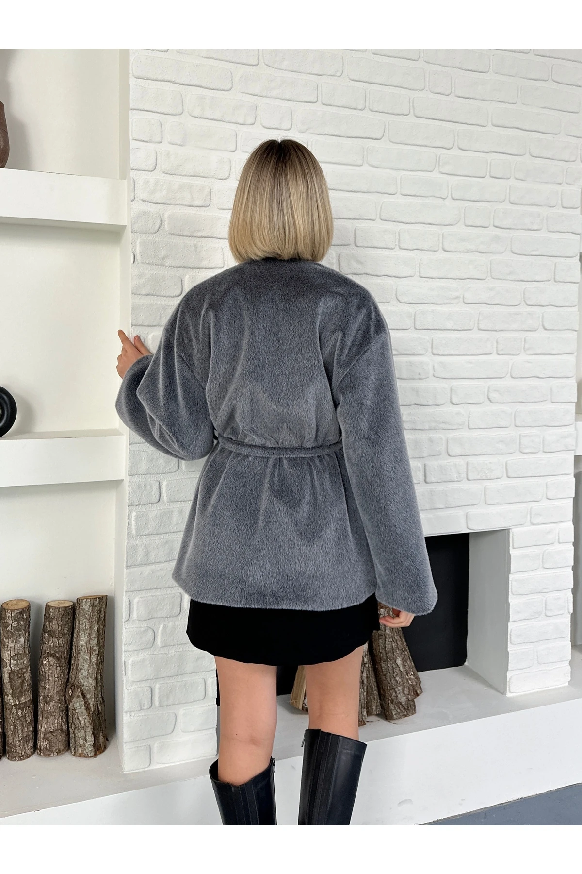 Kadın Kuşaklı Astarlı Kürk Kaban
