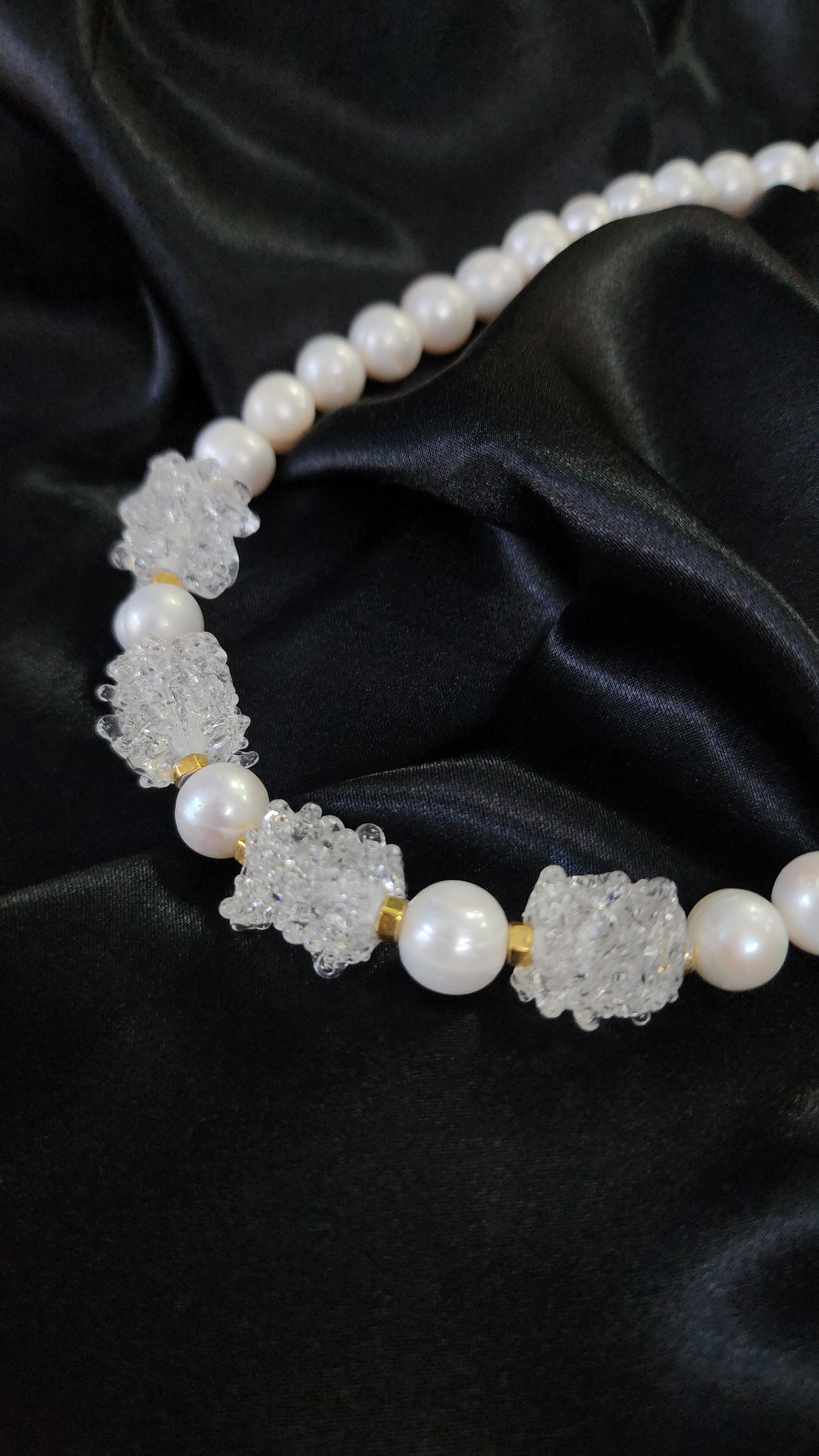 Cam Detaylı İnci Kolye