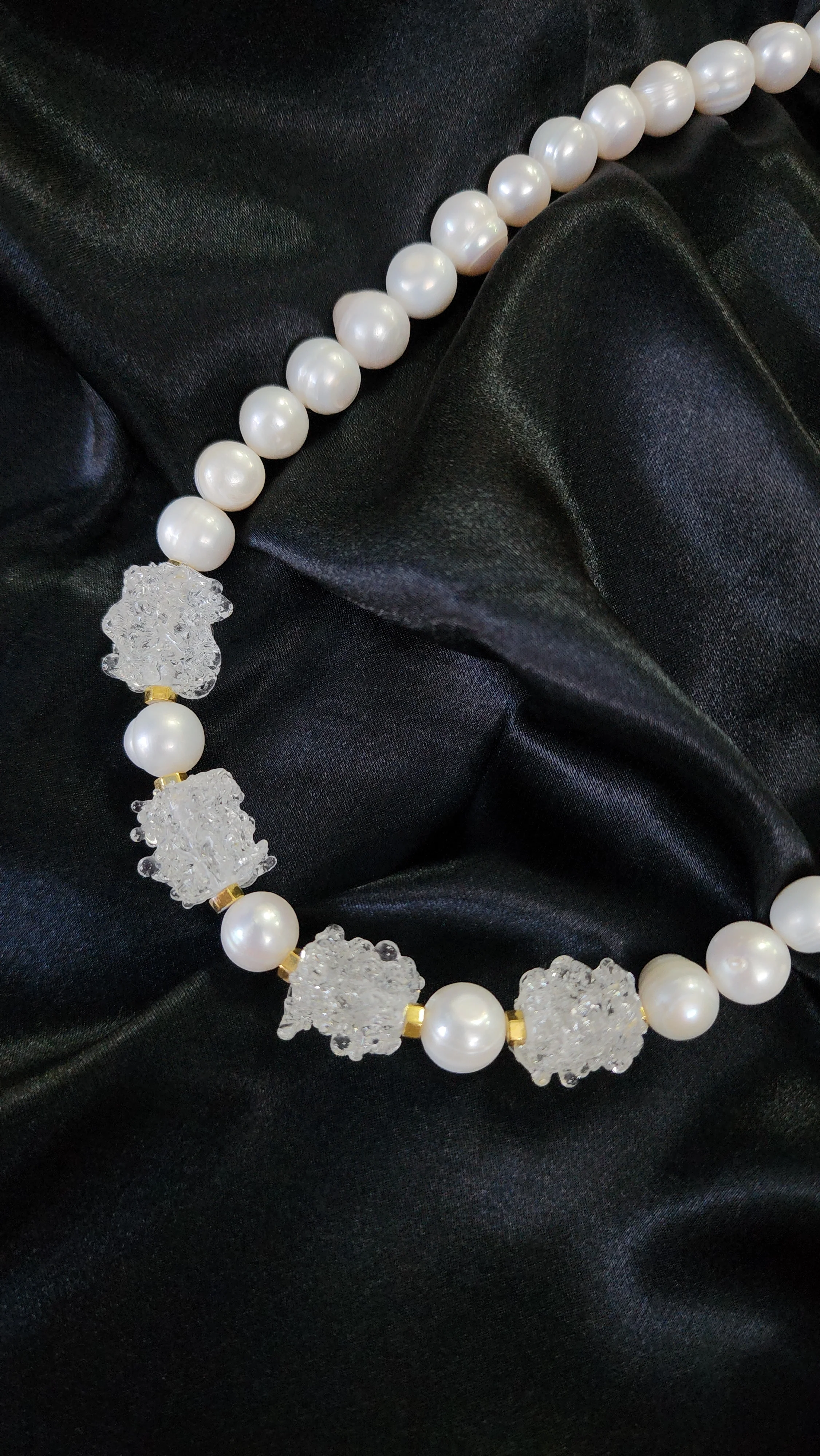 Cam Detaylı İnci Kolye