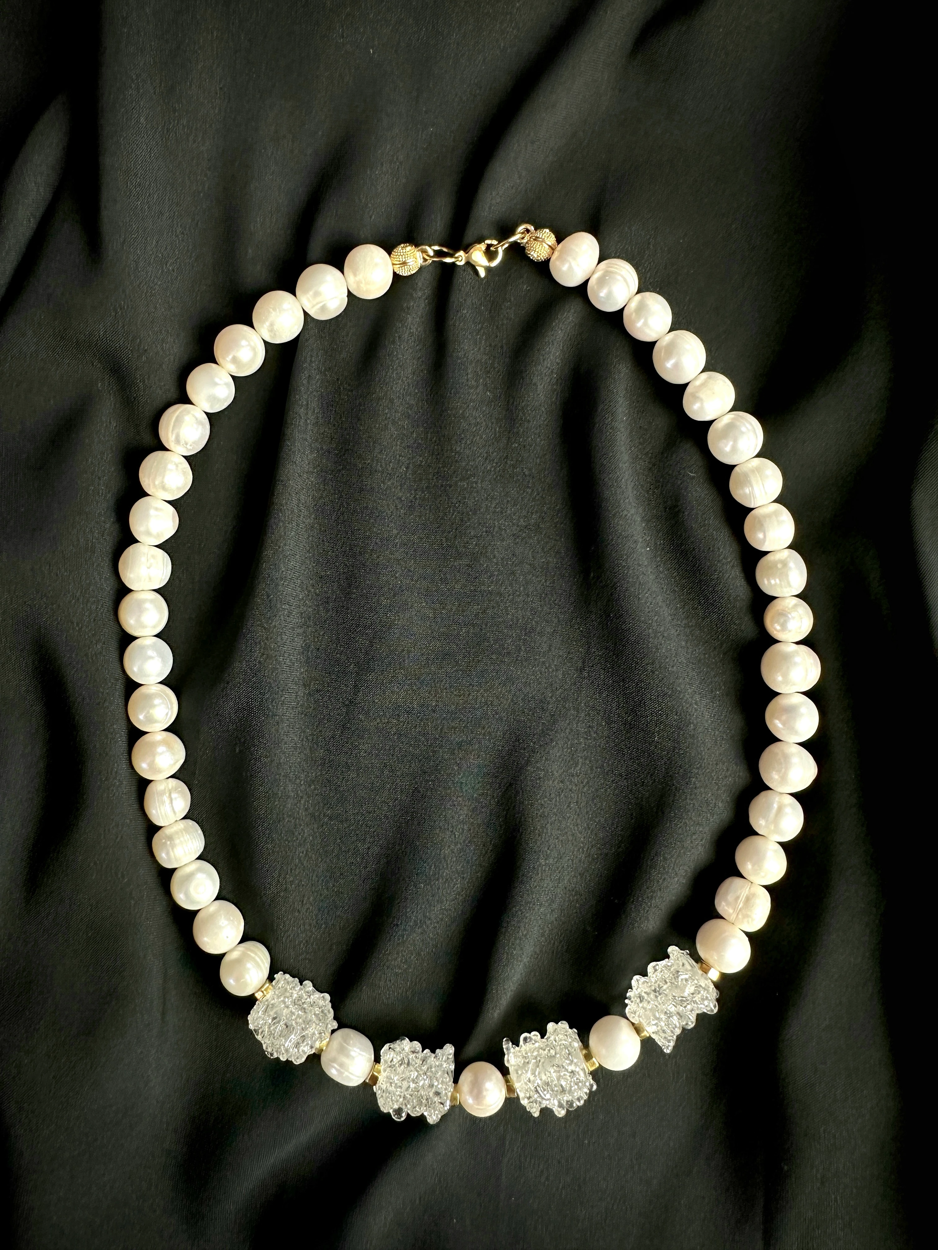 Cam Detaylı İnci Kolye