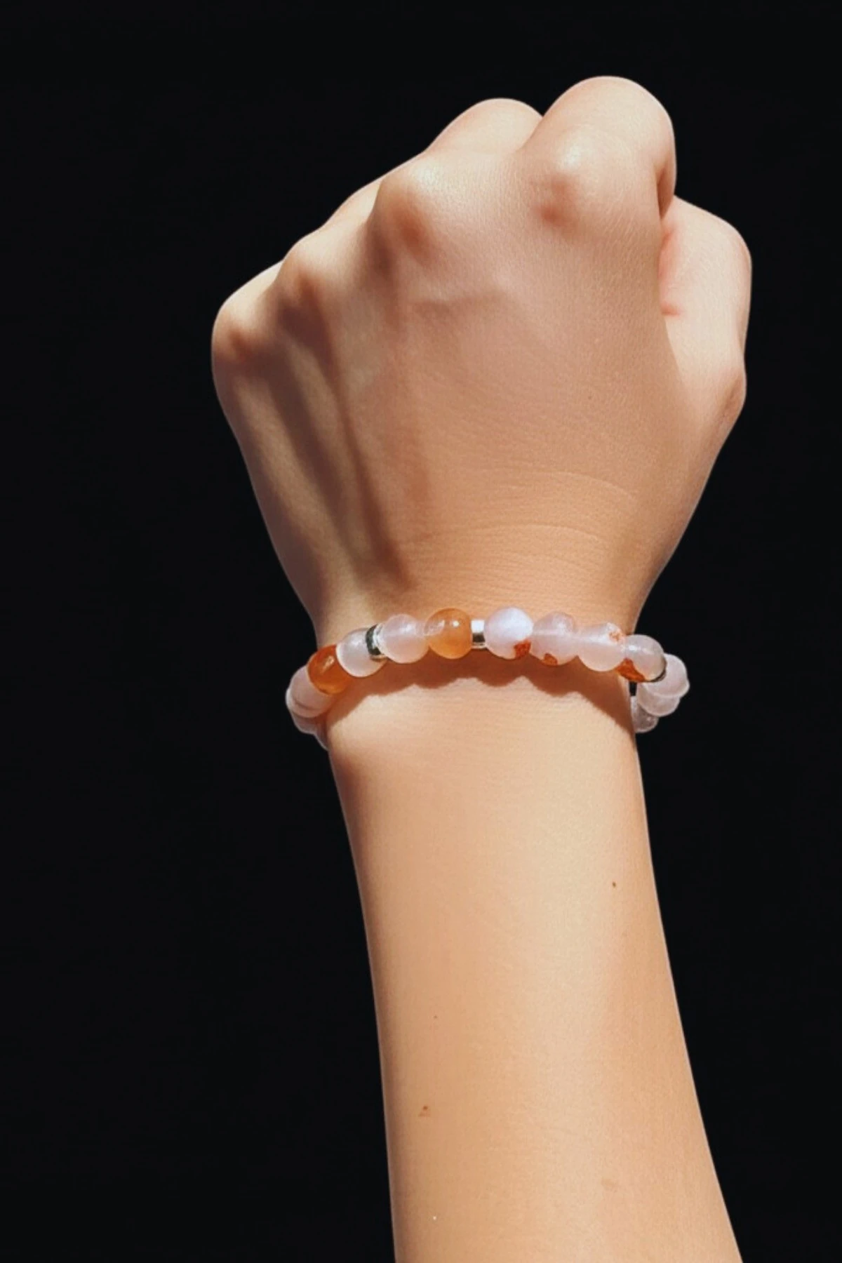 Açık Renk Akik Taşı Bileklik – Strese Karşı Doğal Taş, Zihinsel Huzur ve Koruma Kristali