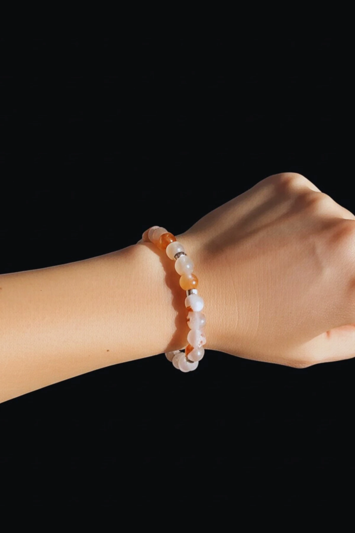 Açık Renk Akik Taşı Bileklik – Strese Karşı Doğal Taş, Zihinsel Huzur ve Koruma Kristali