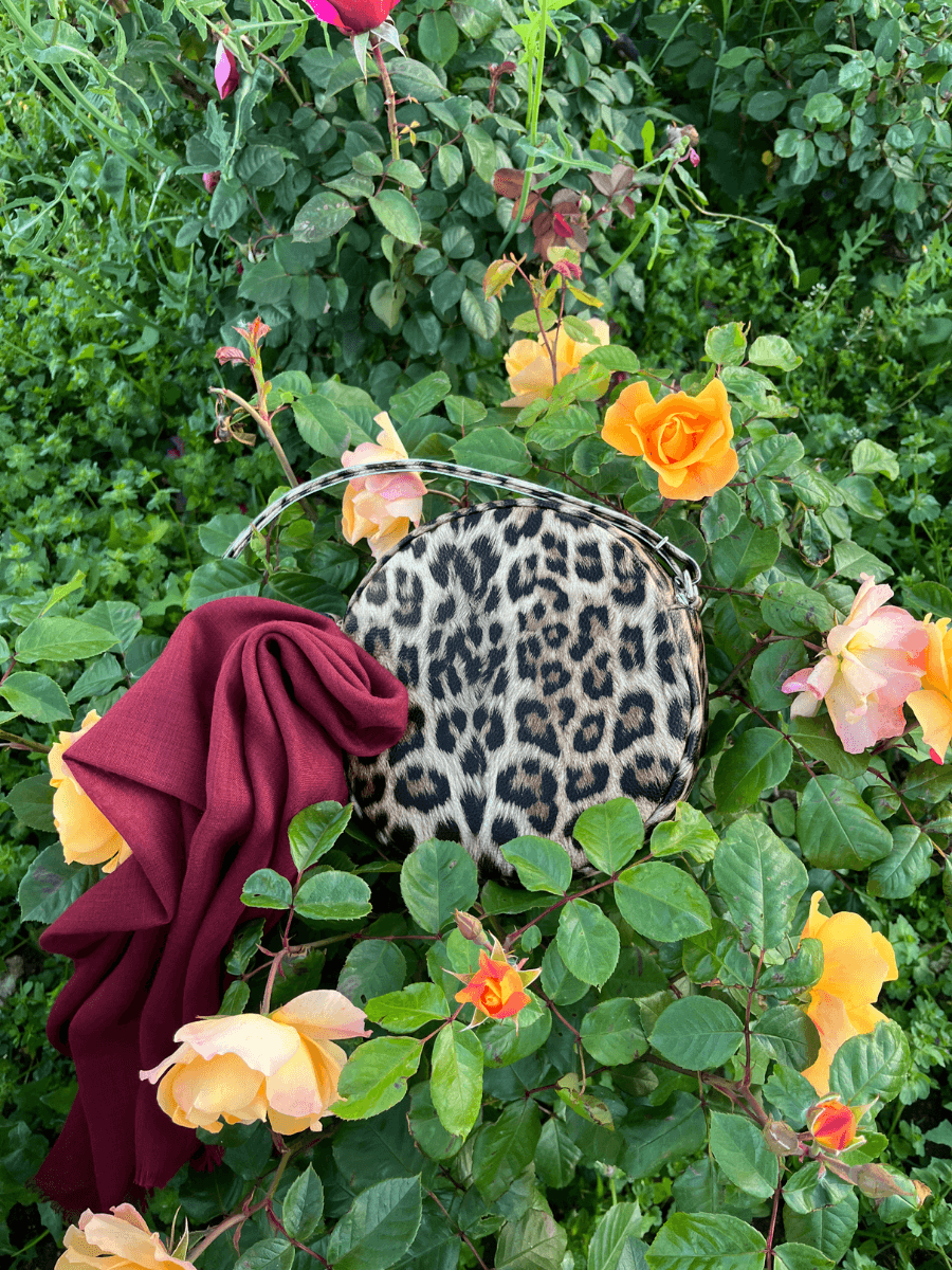 Leopar Desen Yuvarlak Çanta