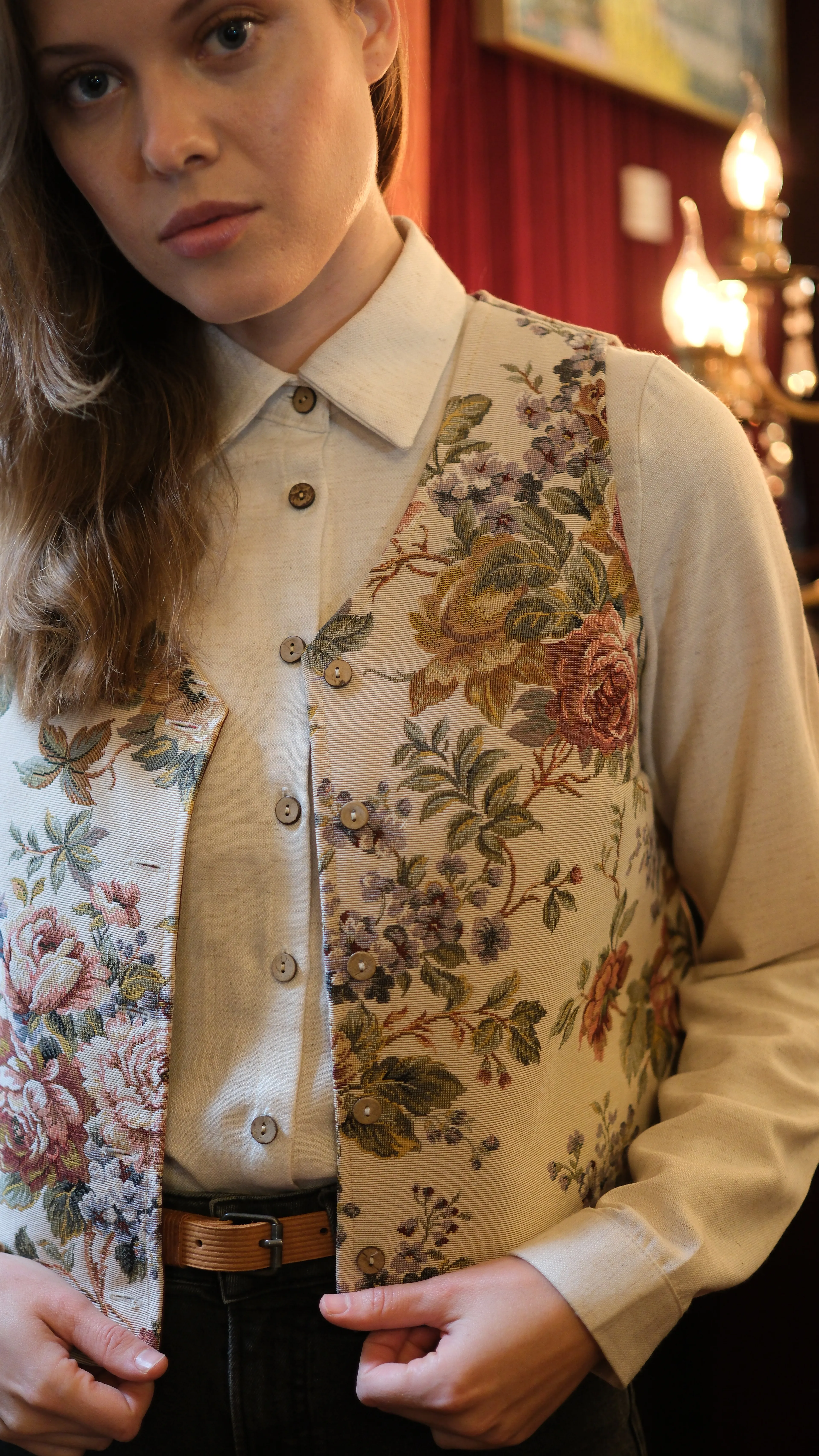 Güllü Goblen Yelek