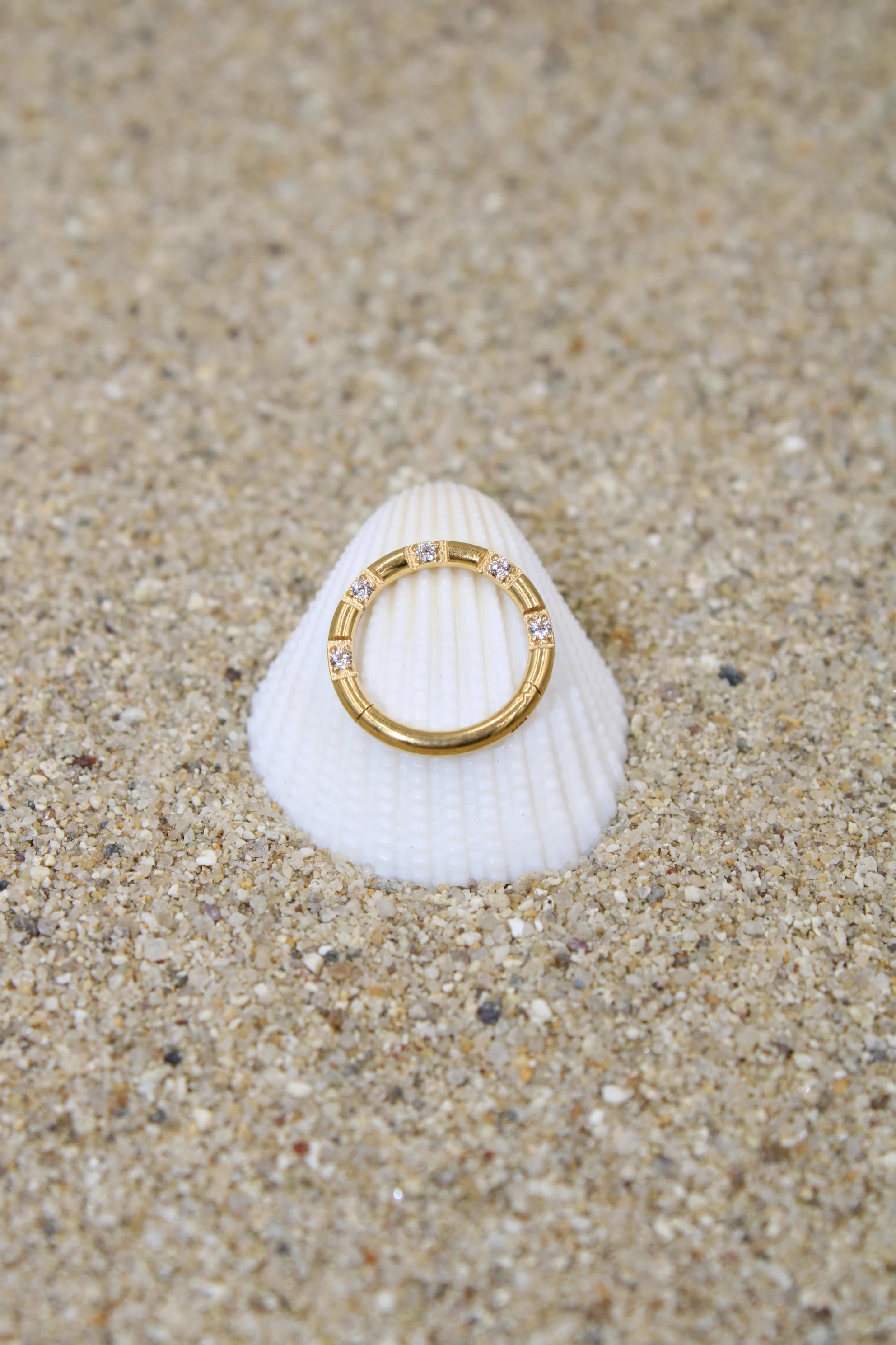 Çelik Piercing Kilitli Zirkon Taşlı Halka - Gold