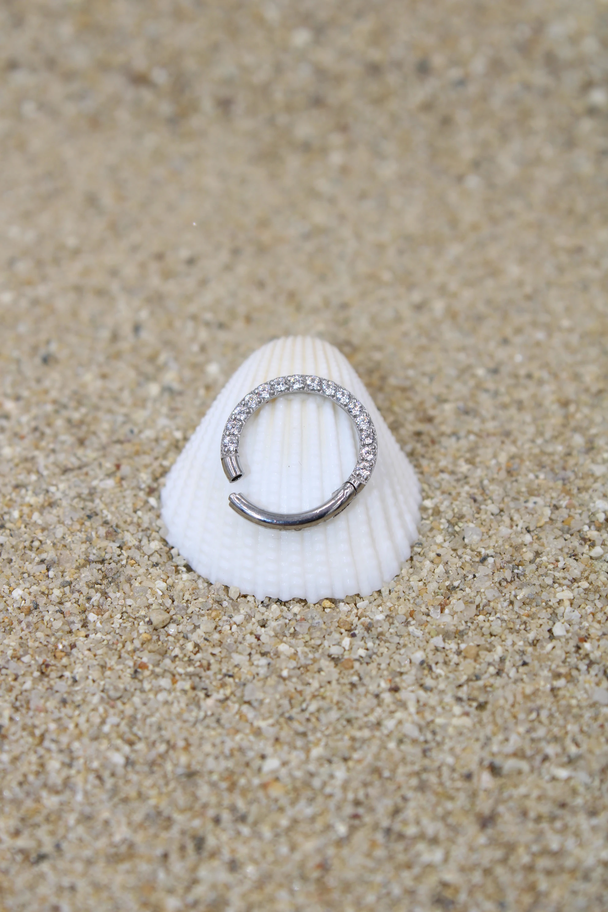 Çelik Piercing Kilitli Zirkon Taşlı Halka