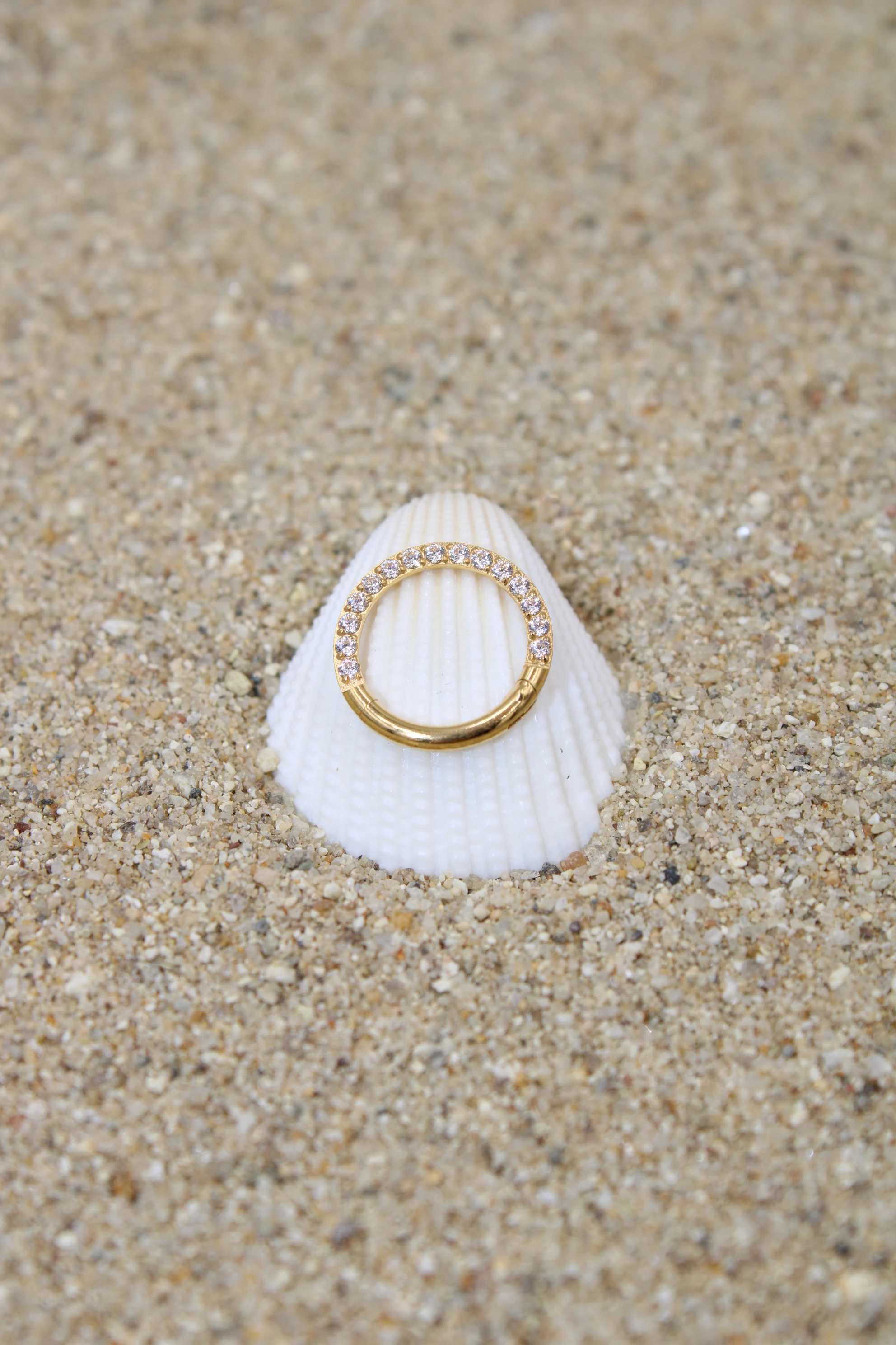 Çelik Piercing Kilitli Zirkon Taşlı Halka - Gold