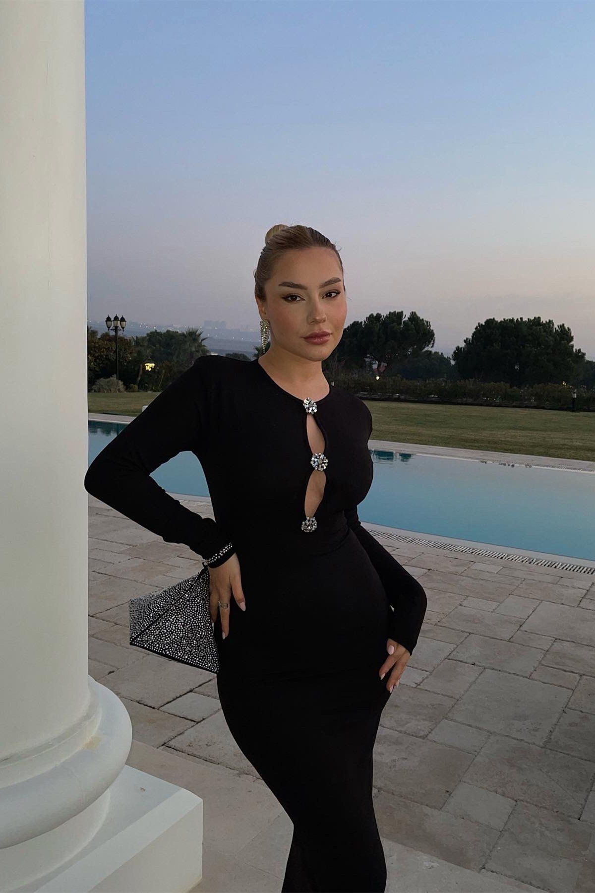 Siyah Önü Taş Detay Uzun Elbise Ate3273