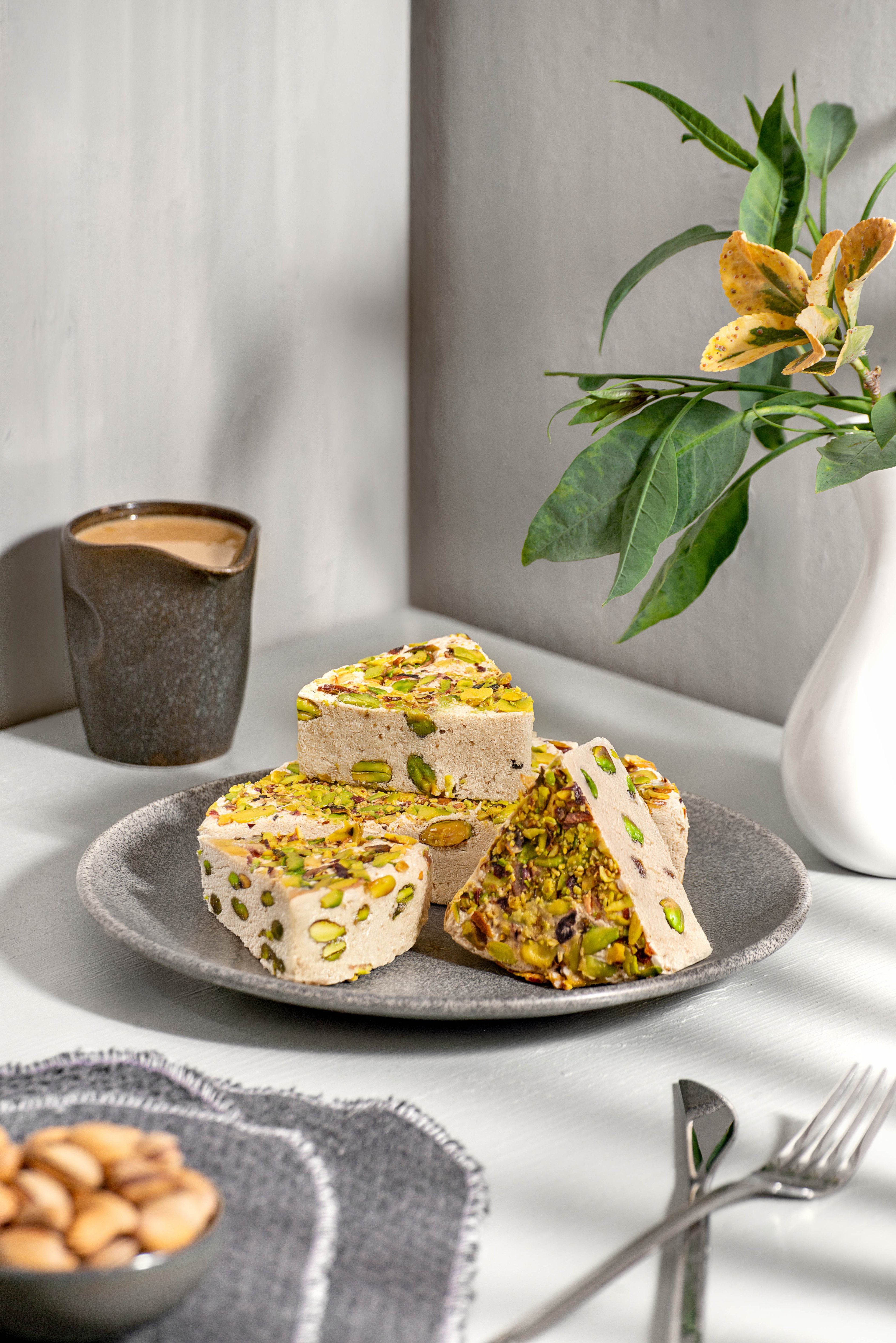 Şeker İlavesiz Antep Fıstıklı Tahin Helvası (450 Gr)