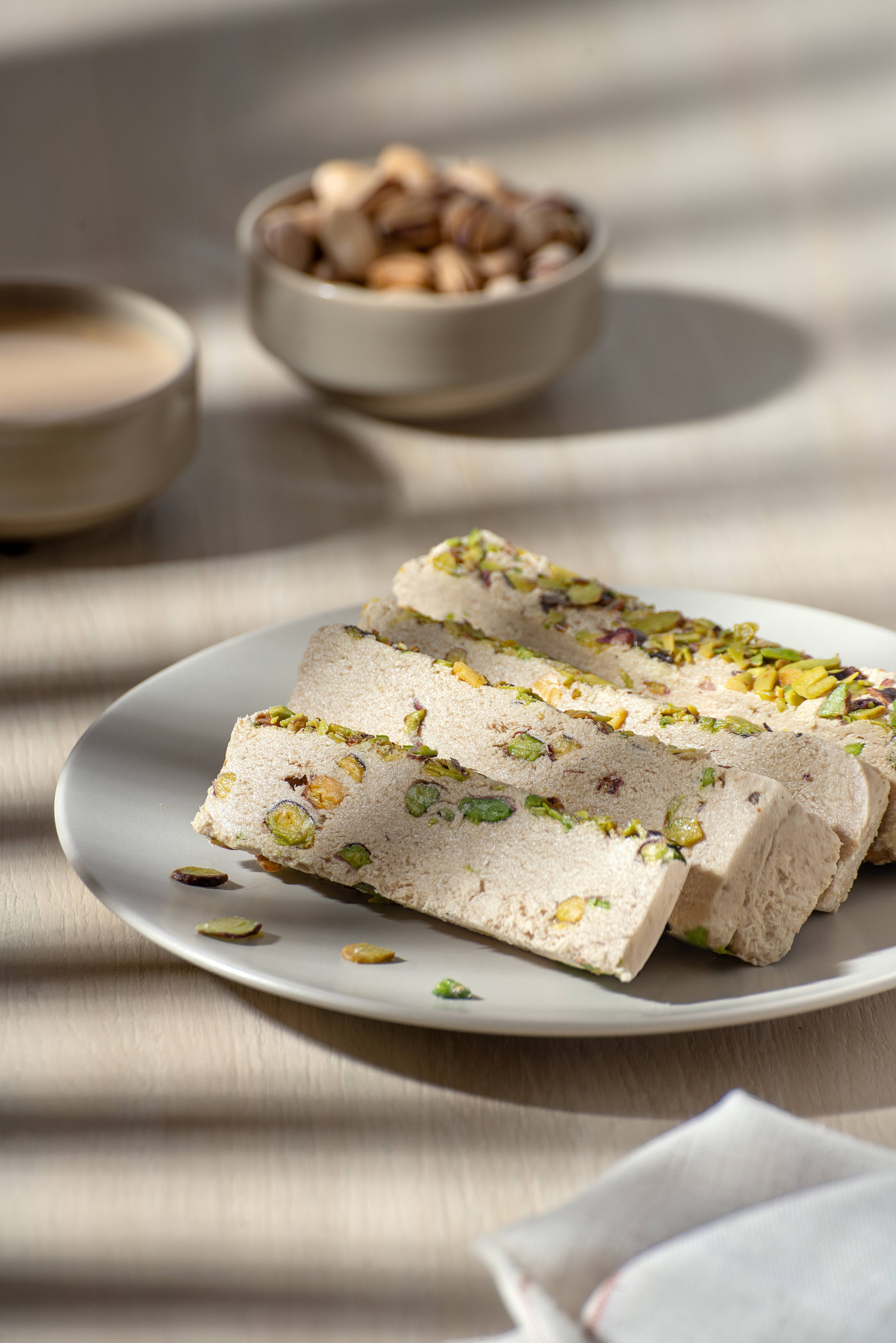 Şeker İlavesiz Antep Fıstıklı Tahin Helvası (450 Gr)