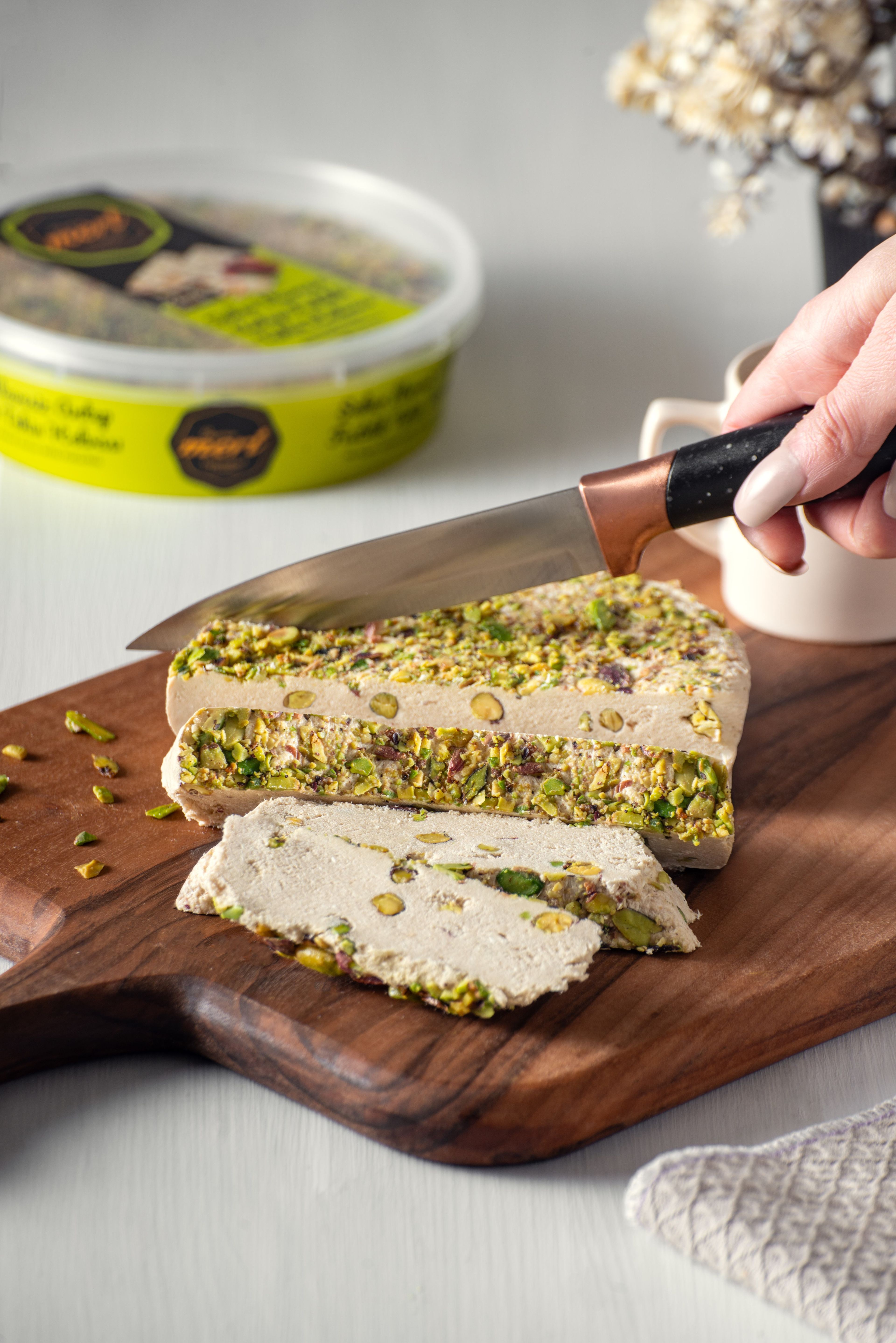 Şeker İlavesiz Antep Fıstıklı Tahin Helvası (450 Gr)