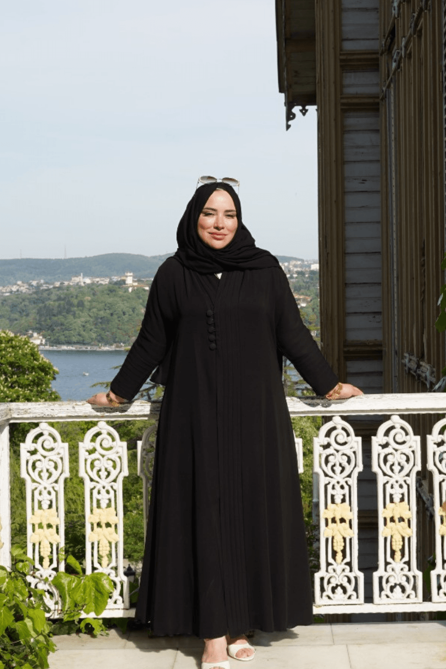 İthal Düğmeli Abaya