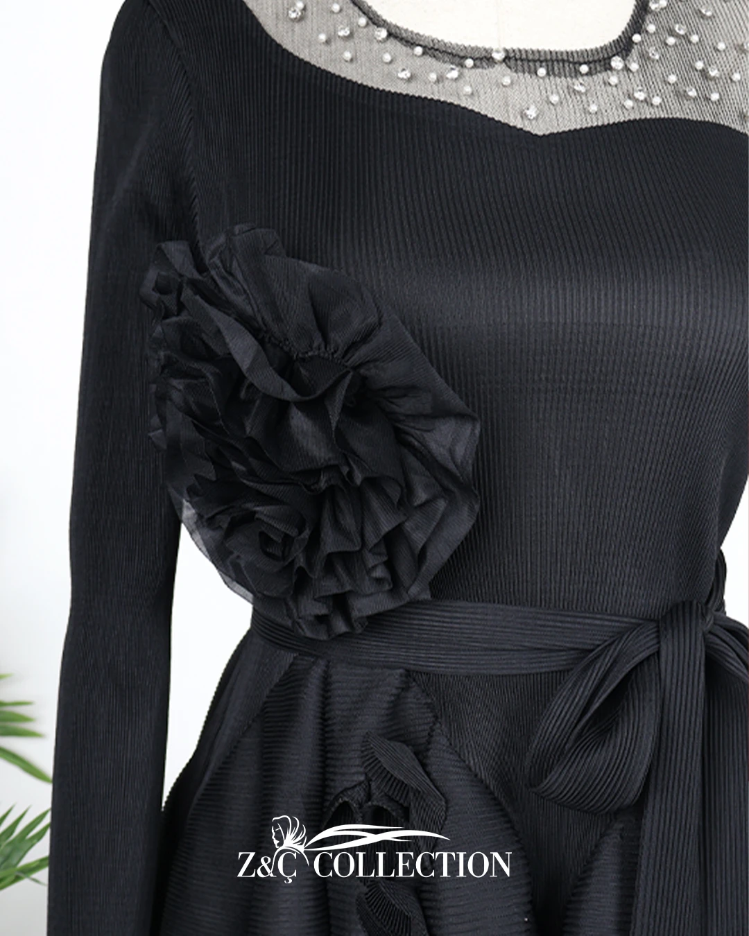 Mirabelle Siyah İnci Detaylı Elbise