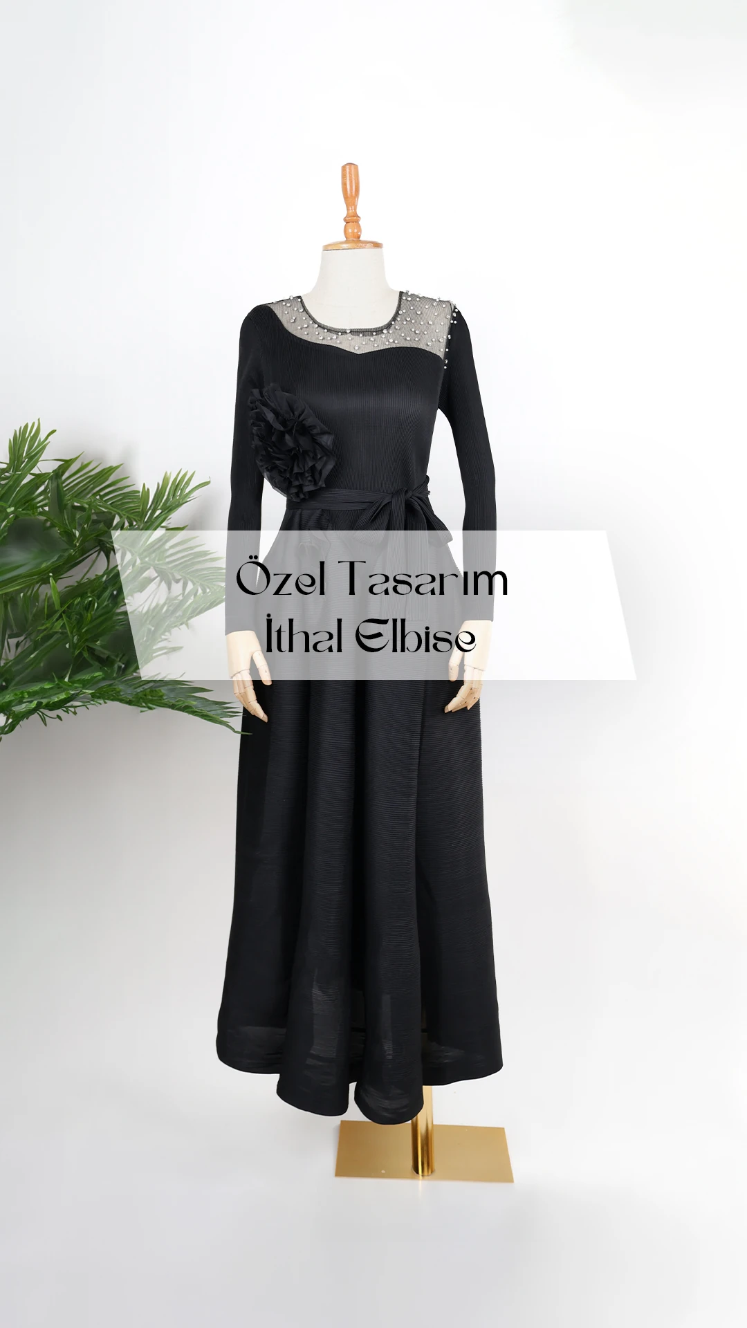Mirabelle Siyah İnci Detaylı Elbise