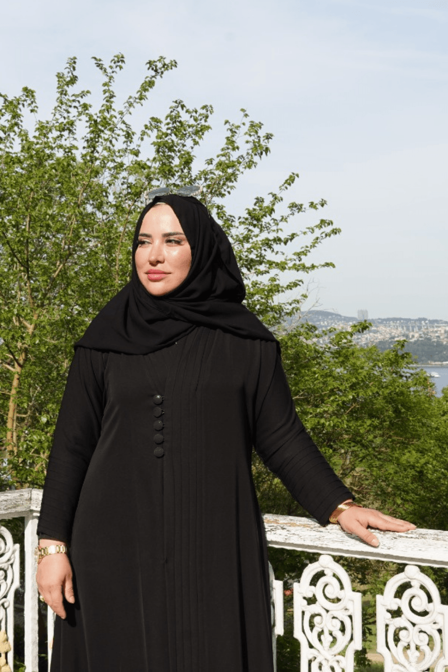İthal Düğmeli Abaya