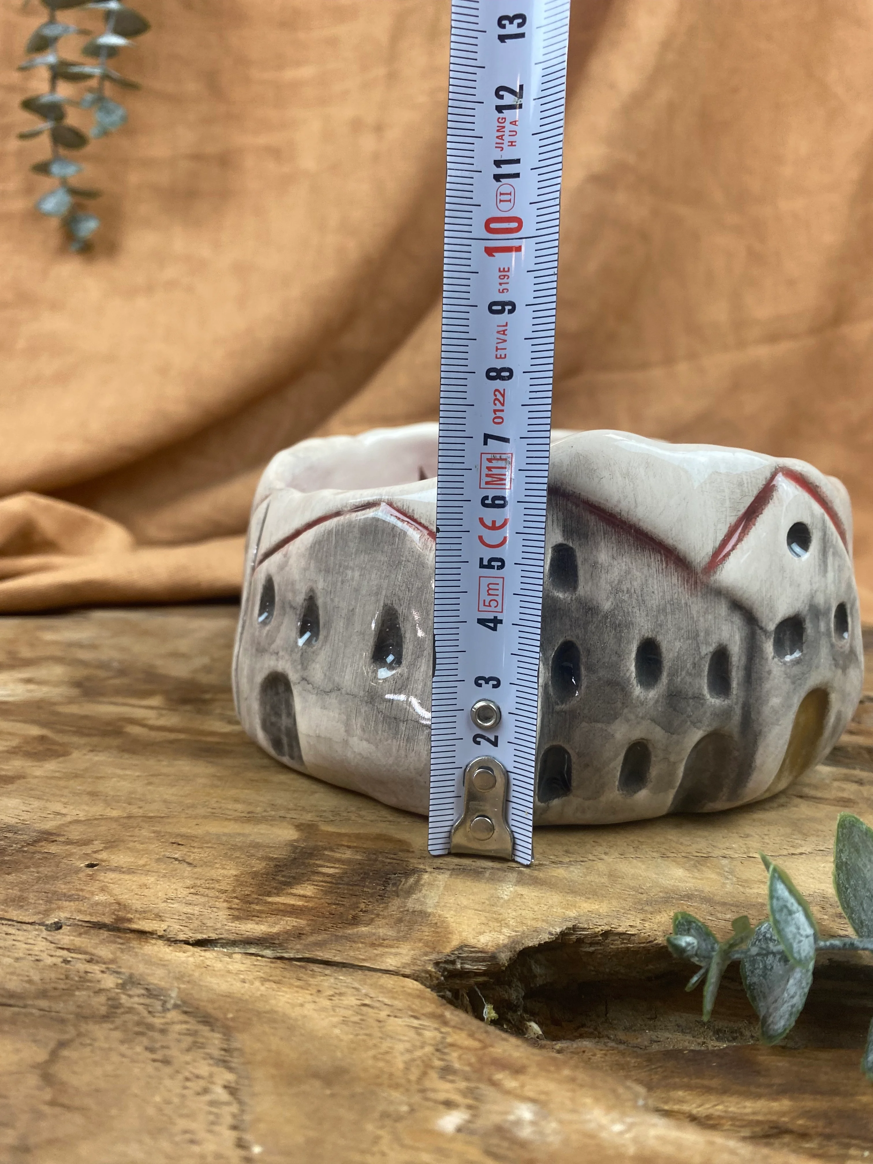 El Yapımı Mumluk – Bordo Tonlarında Mum, Sgrafitto Desenli Stoneware Kase, Bulaşık Makinesinde Yıkanabilir