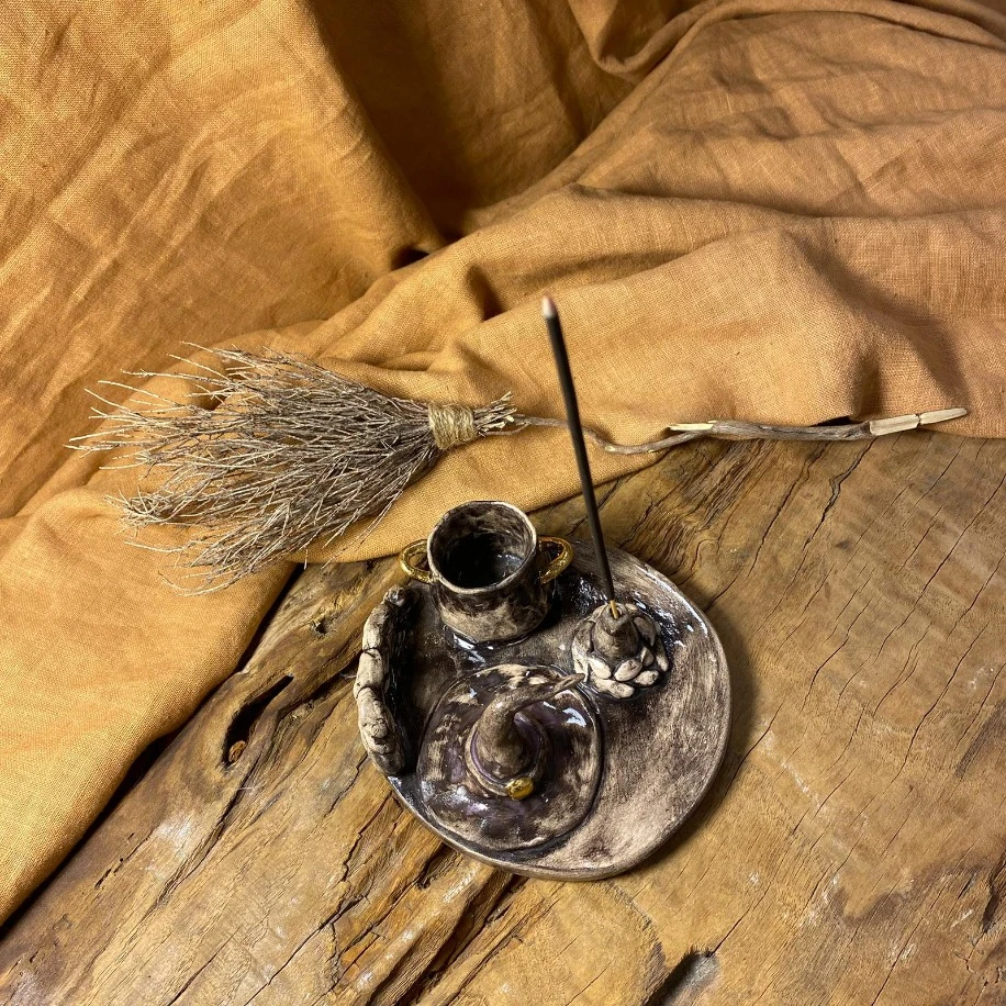 CADI BAHÇESİ TEMALI TÜTSÜLÜK