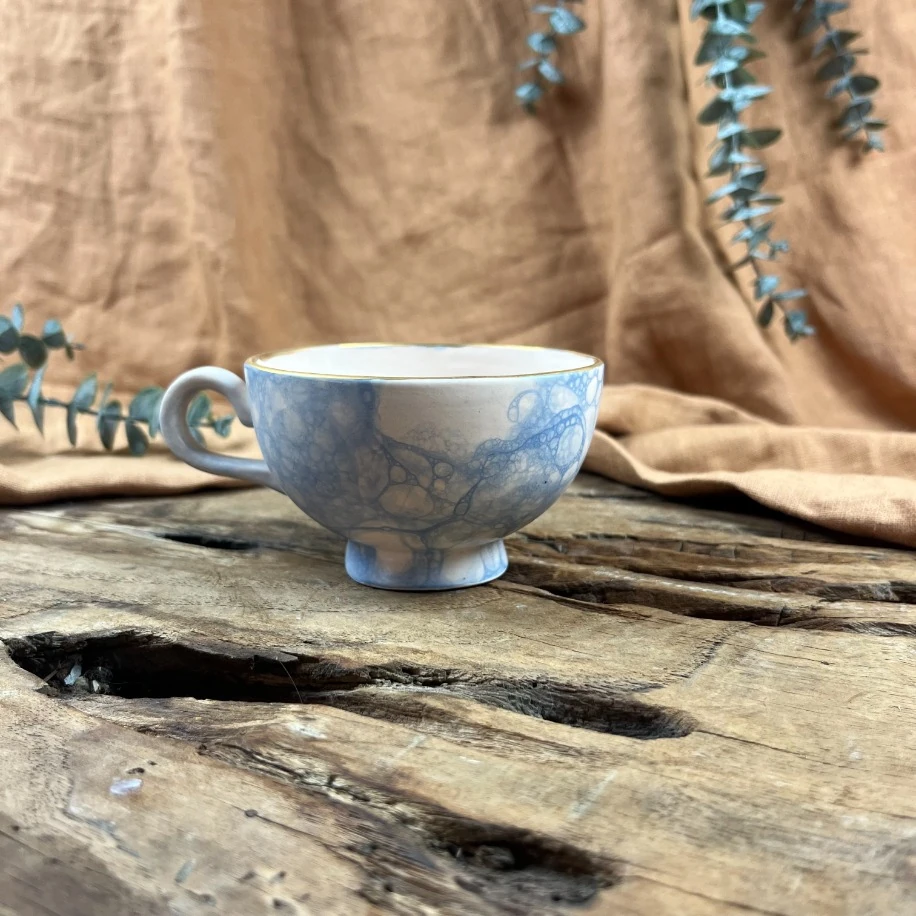 BUBBLE DESENLİ VE 24K ALTIN DETAYLI FİNCAN (200ML)