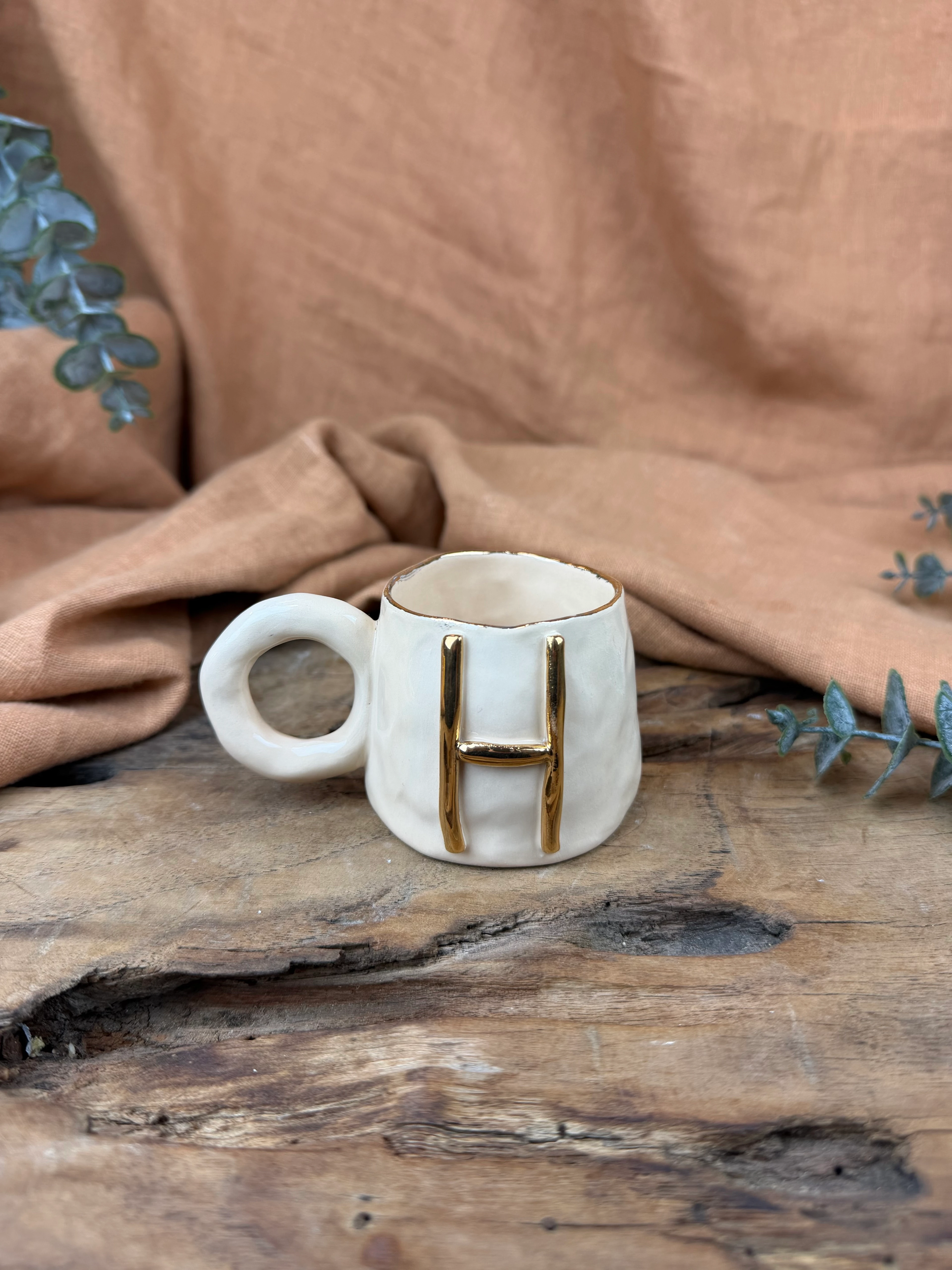24k Altın “H” Harfli El Yapımı Stoneware Seramik 100ml fincan