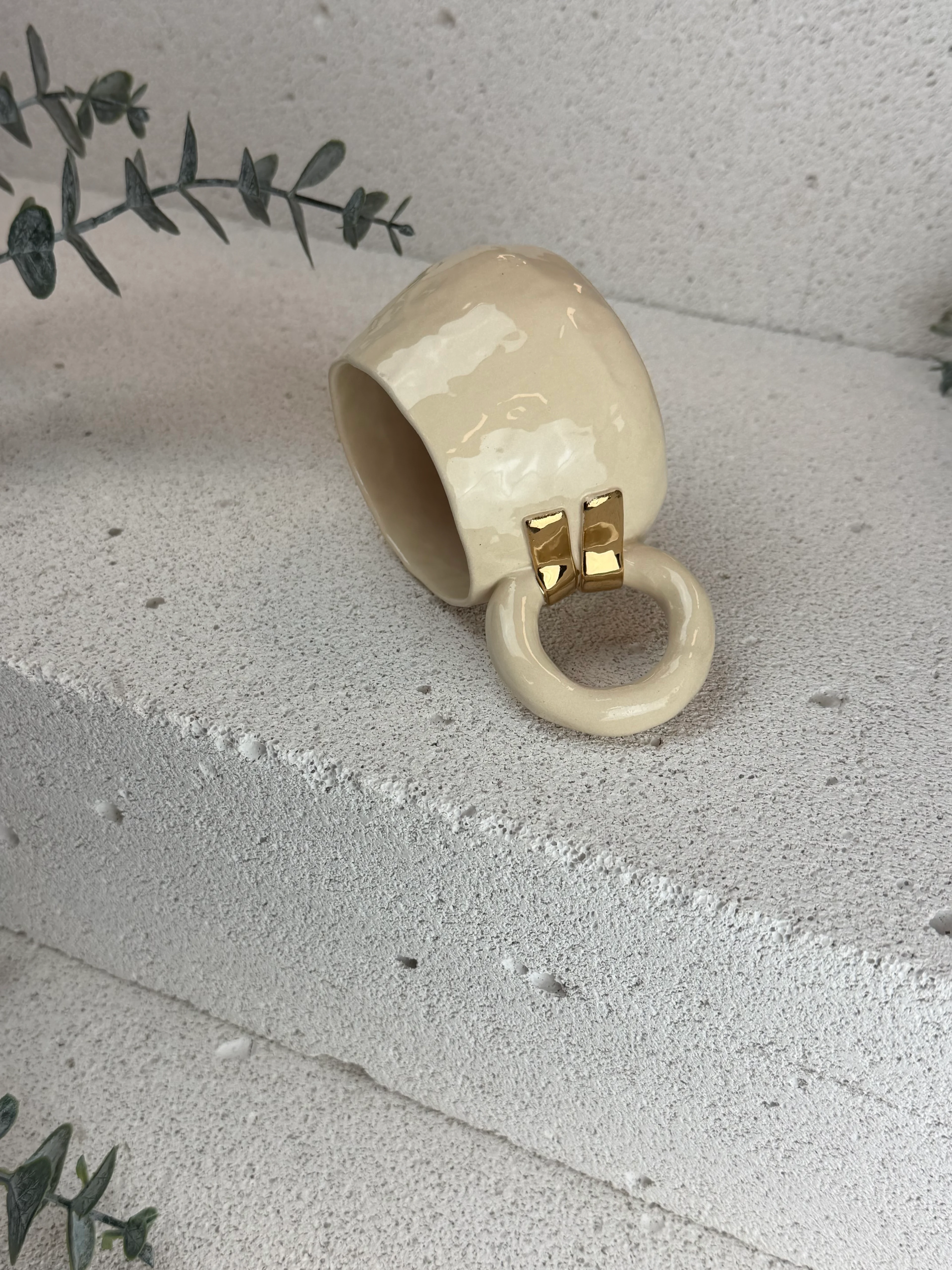 Bej & Altın El Yapımı Stoneware Fincan – 160 ml