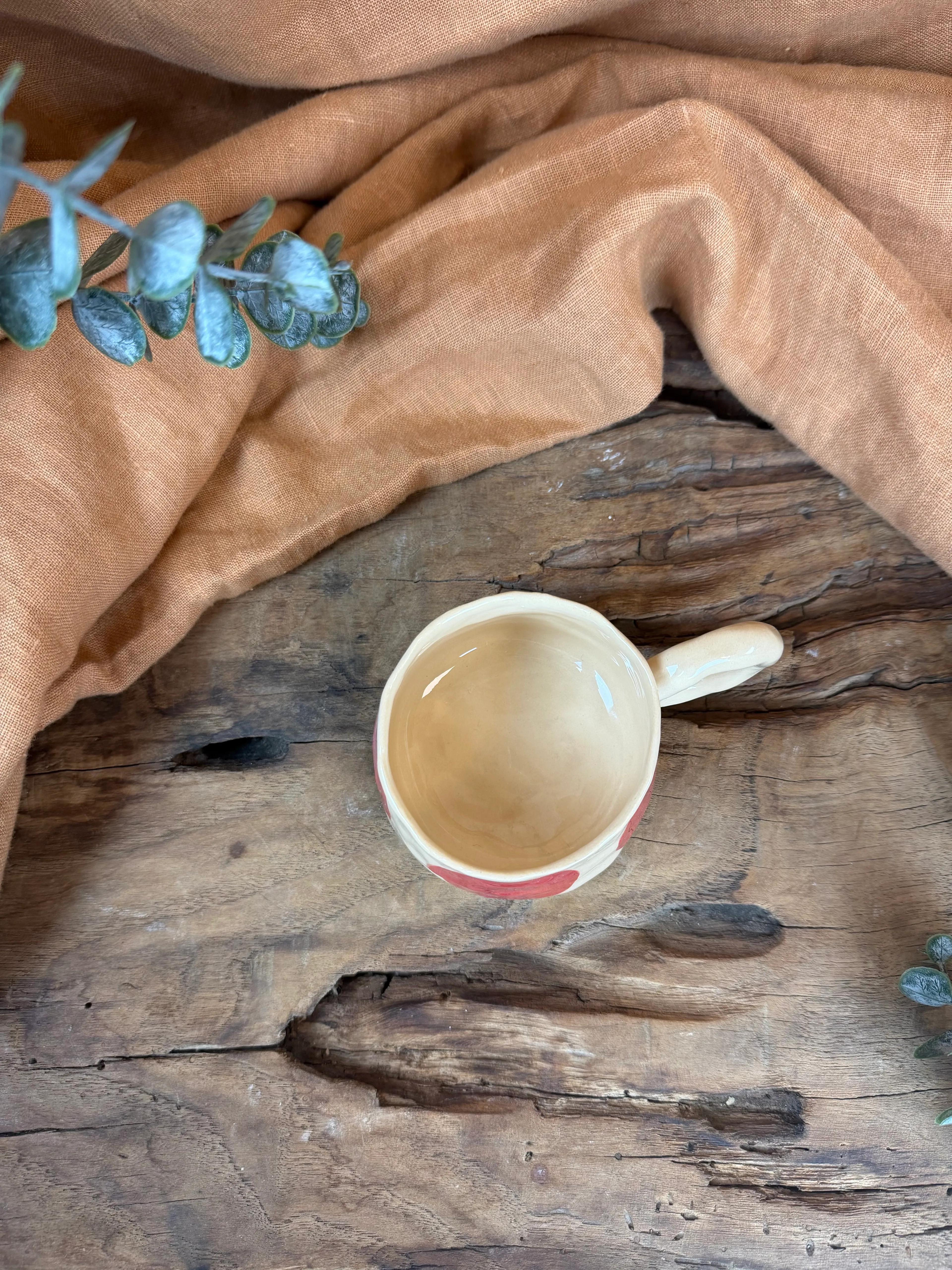 Kırmızı Puantiyeli El Yapımı Stoneware Fincan – 200 ml