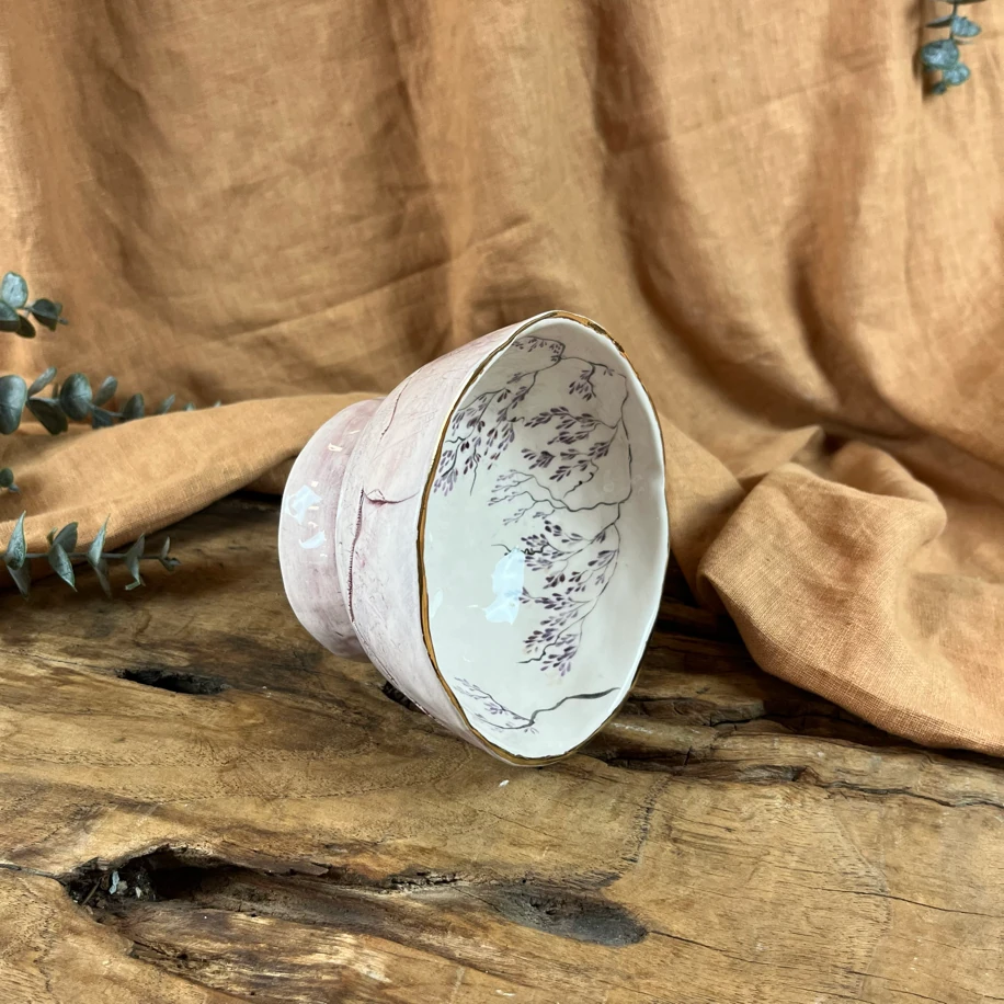 El yapımı seramik kase/sunumluk