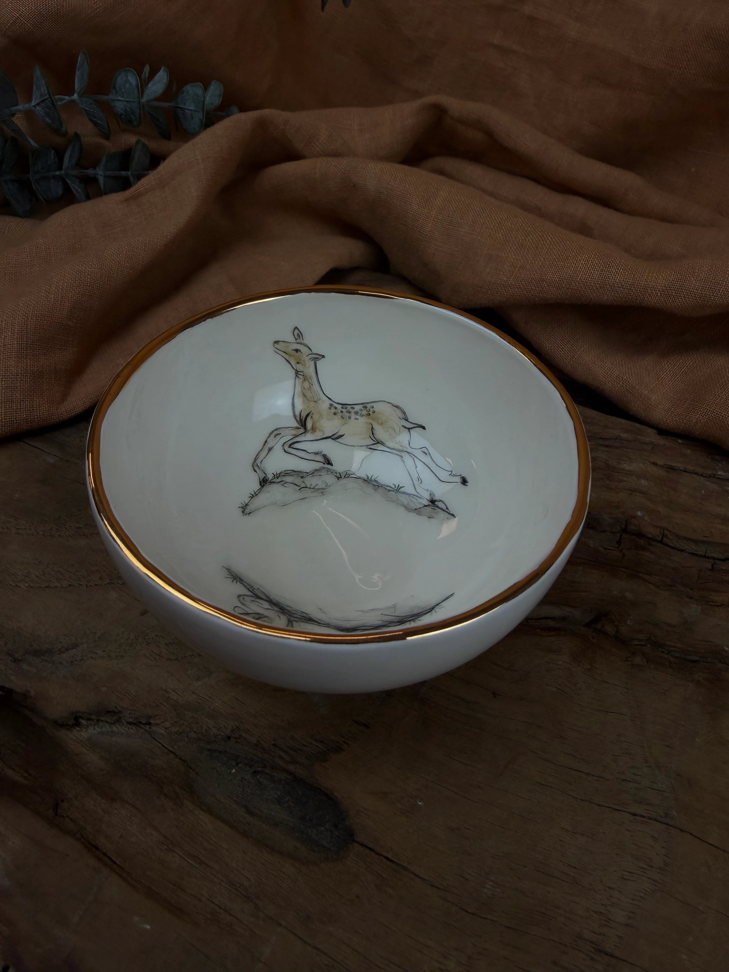 El Yapımı Altın Detaylı Çerez Kasesi – Çift Ceylan Desenli