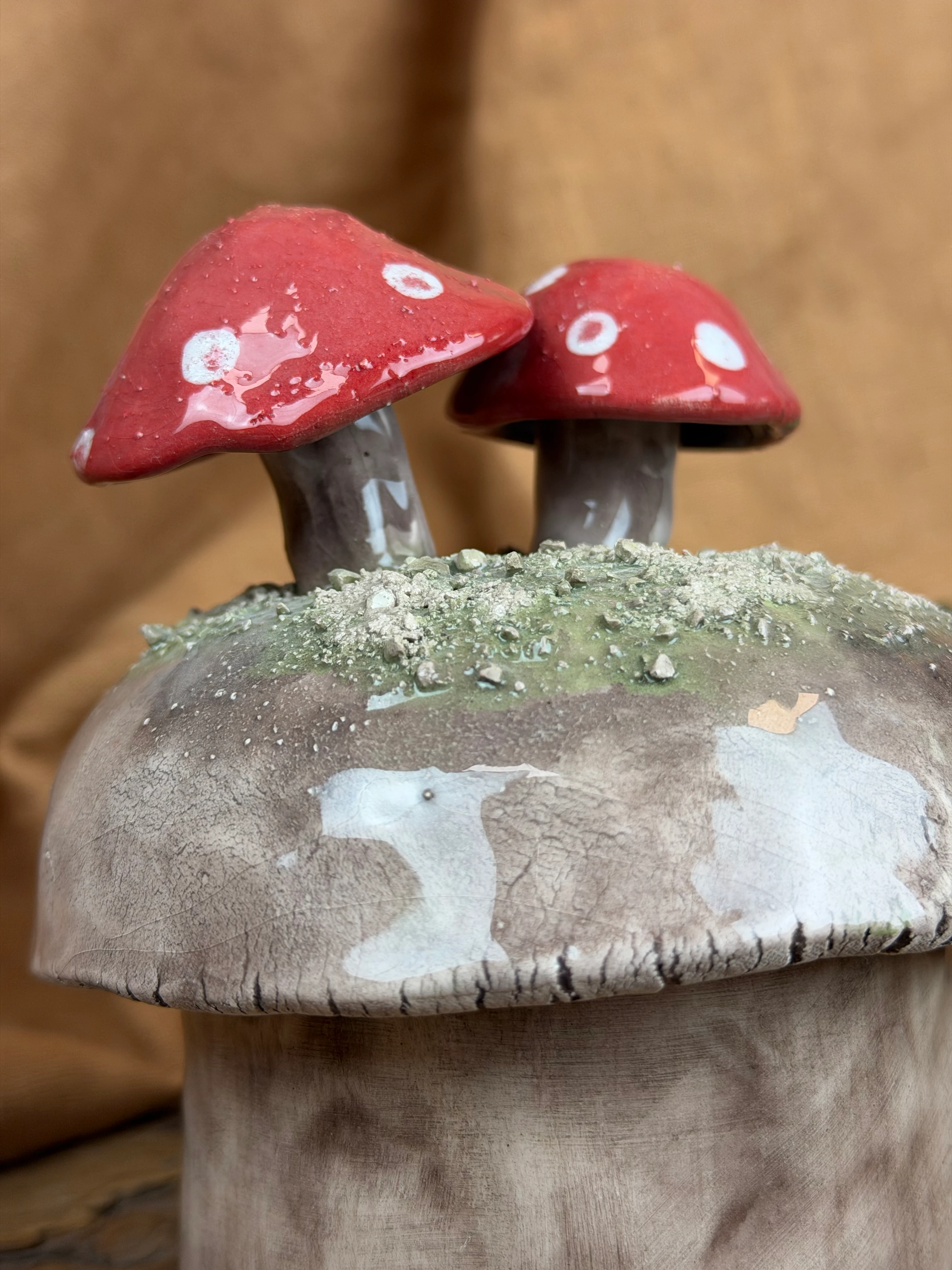 El Yapımı Stoneware Seramik Kapaklı Saklama Kabı / Kase – Sevimli Mantar Detaylı Kapak