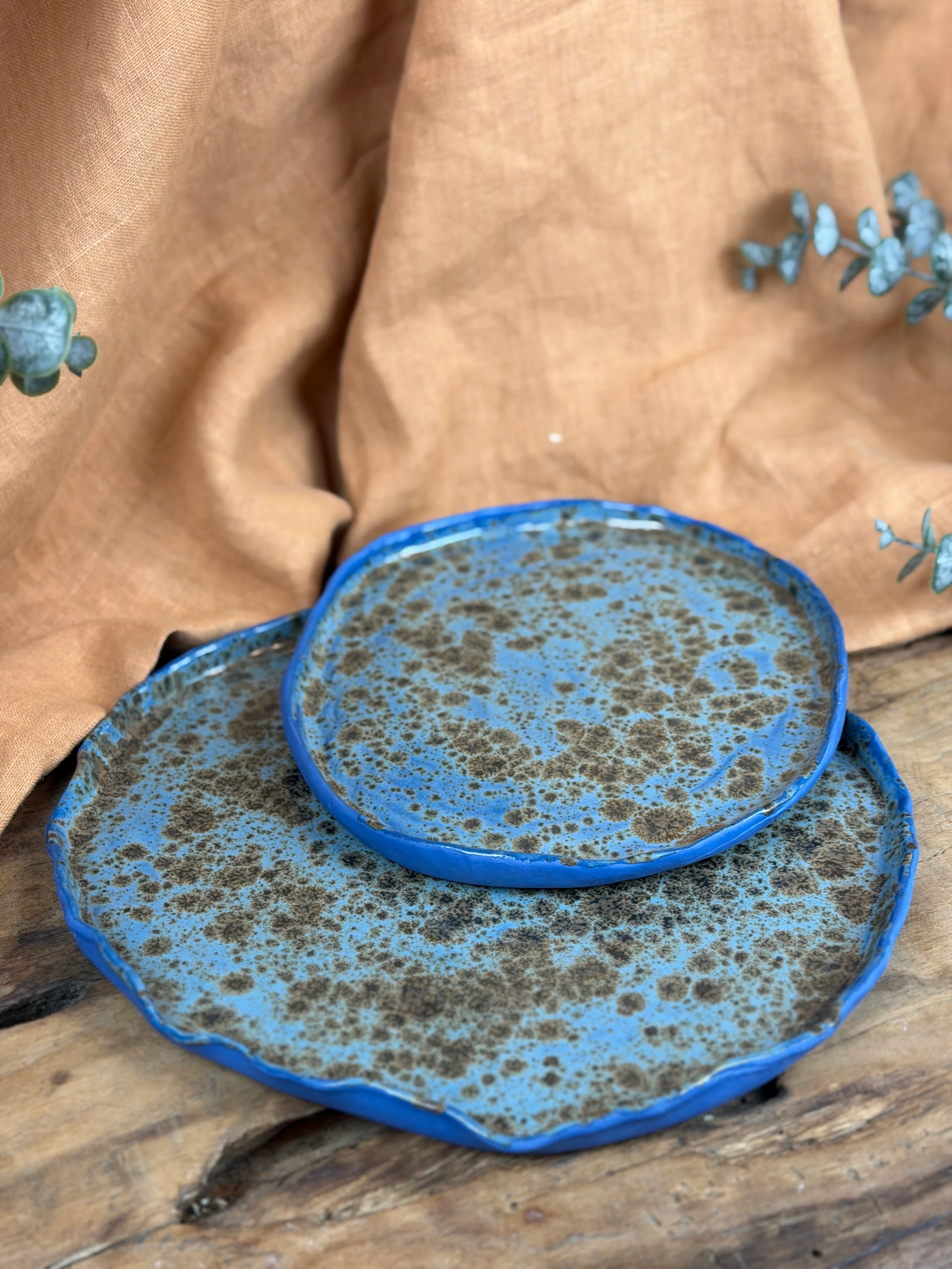 El yapımı porselen 3’lü tabak seyi