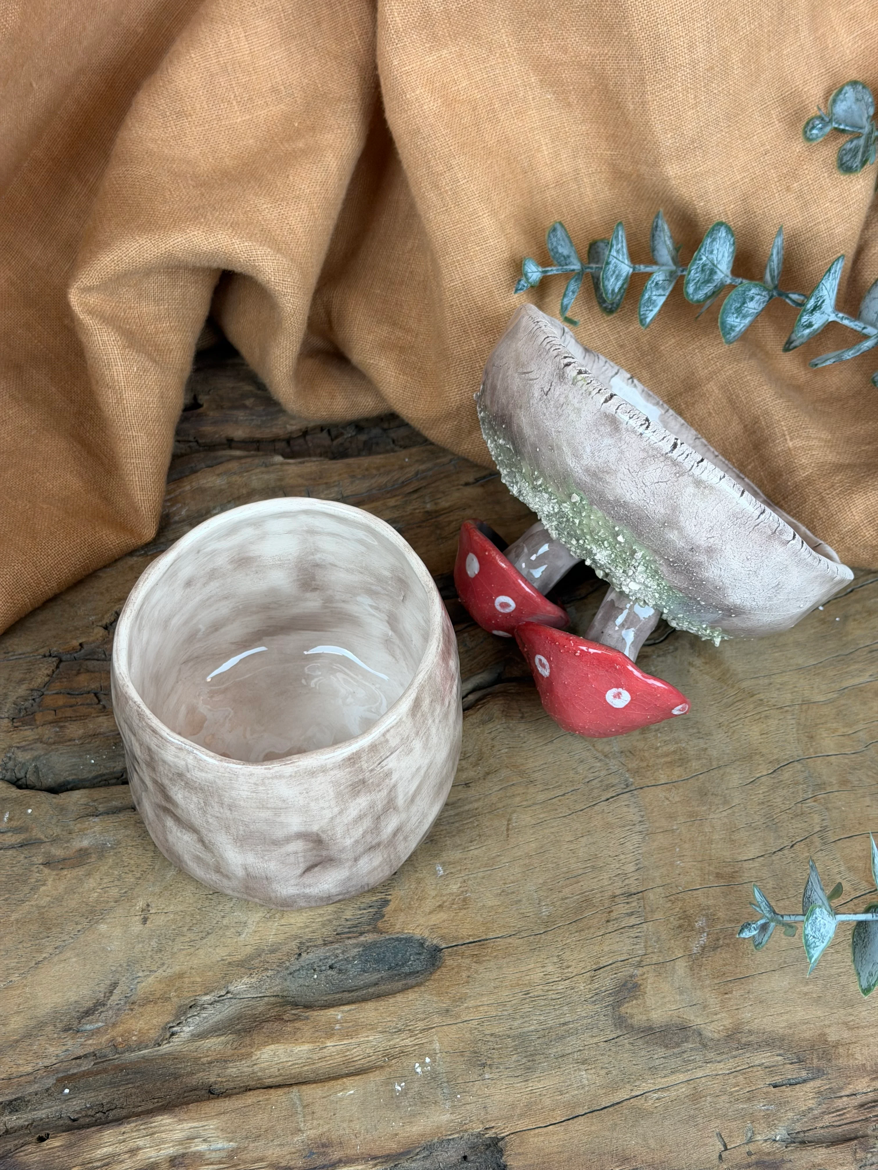 El Yapımı Stoneware Seramik Kapaklı Saklama Kabı / Kase – Sevimli Mantar Detaylı Kapak