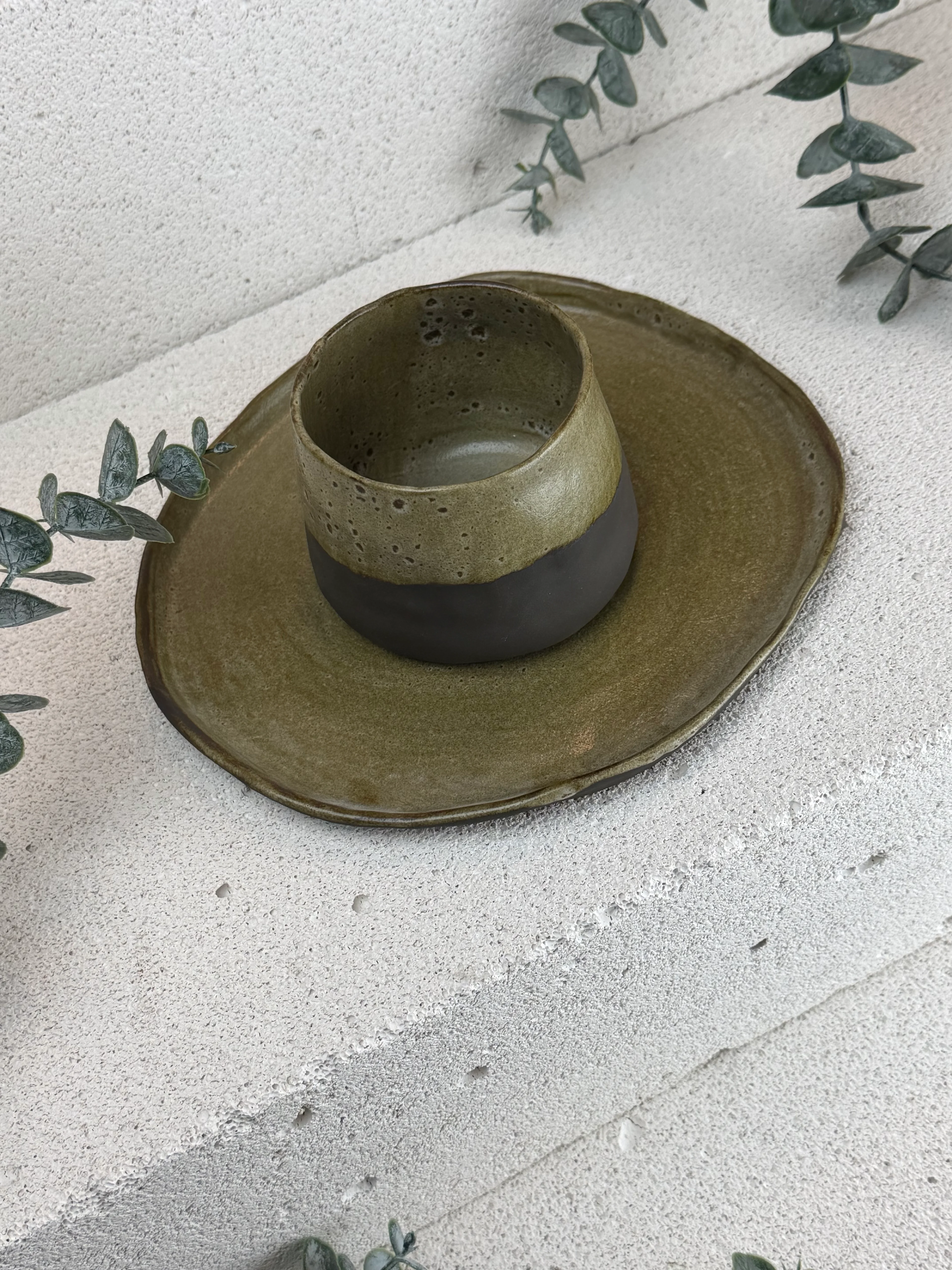 El Yapımı Stoneware Fincan & Tabak – Toprak Tonları, 200 ml