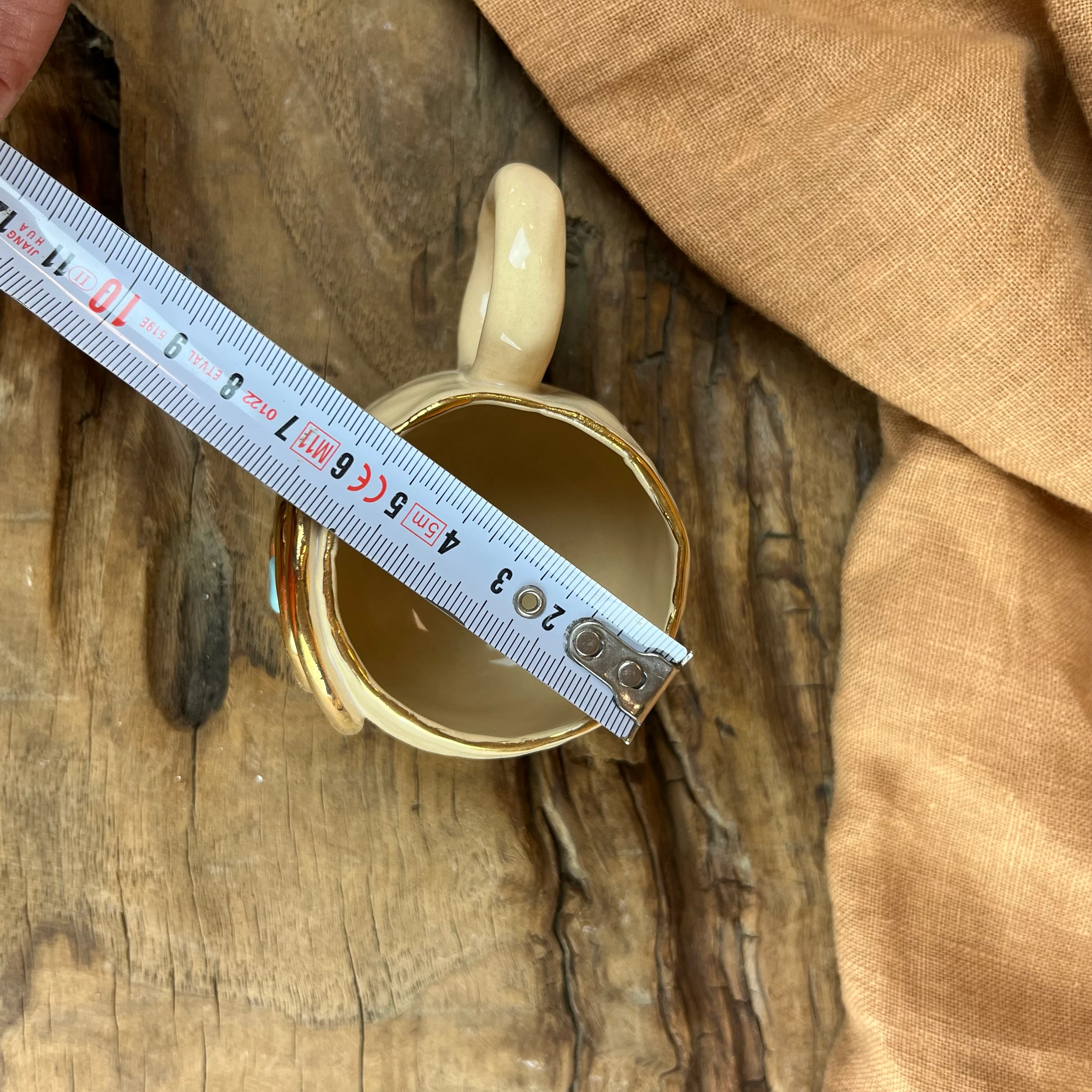 El Yapımı Stoneware Kahve Fincanı 110 ml (Bej, Mavi Nazar Boncuğu & Altın Detaylı)